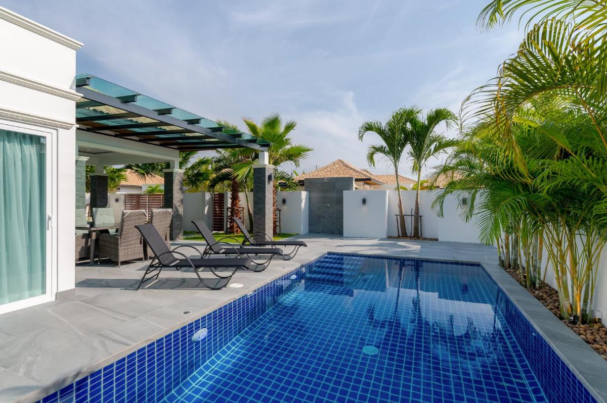 Three-Bedroom Villa - Photo 20