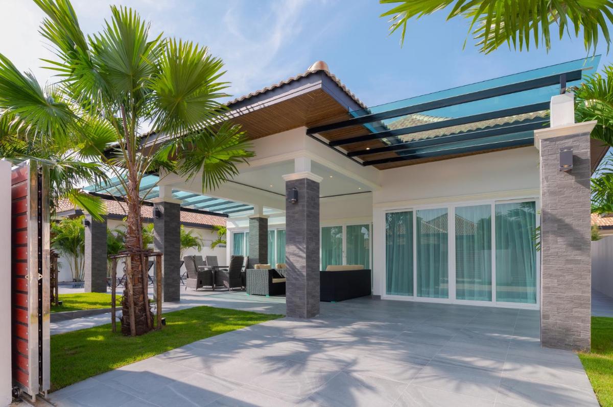 Three-Bedroom Villa - Photo 21