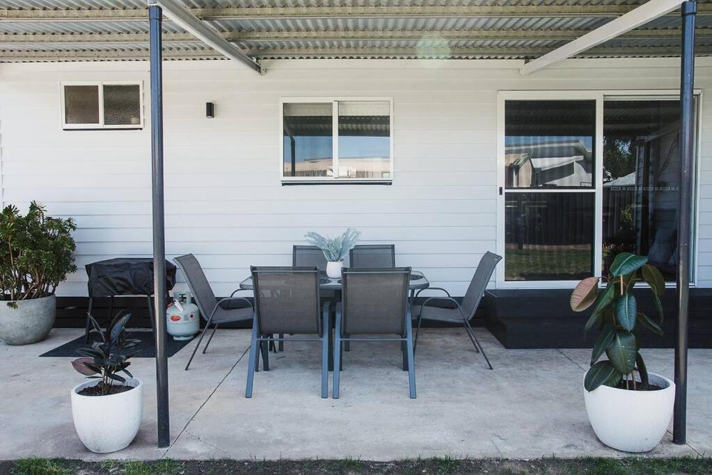 Three-Bedroom House photo 2