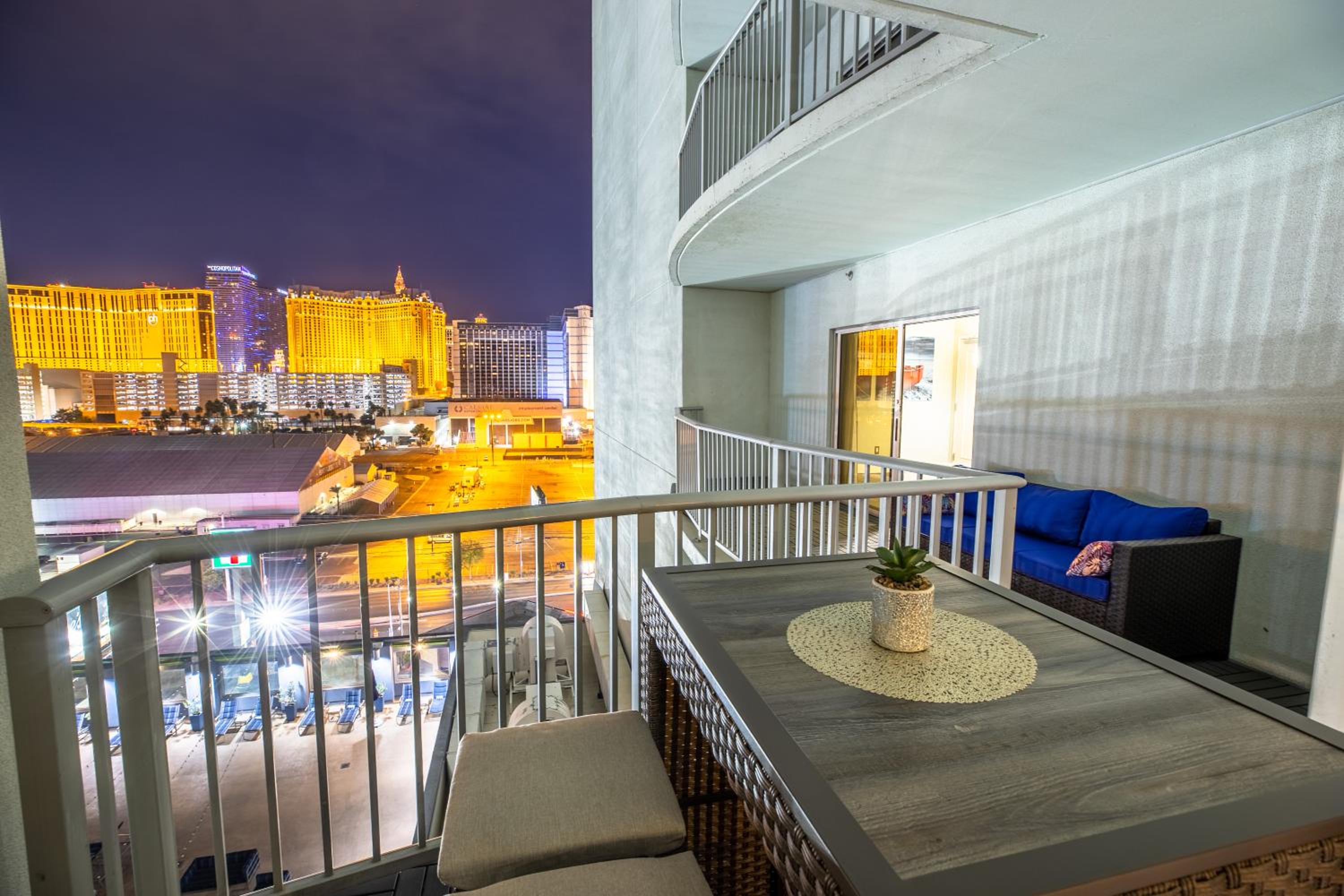 Penthouse Apartment - Photo 28