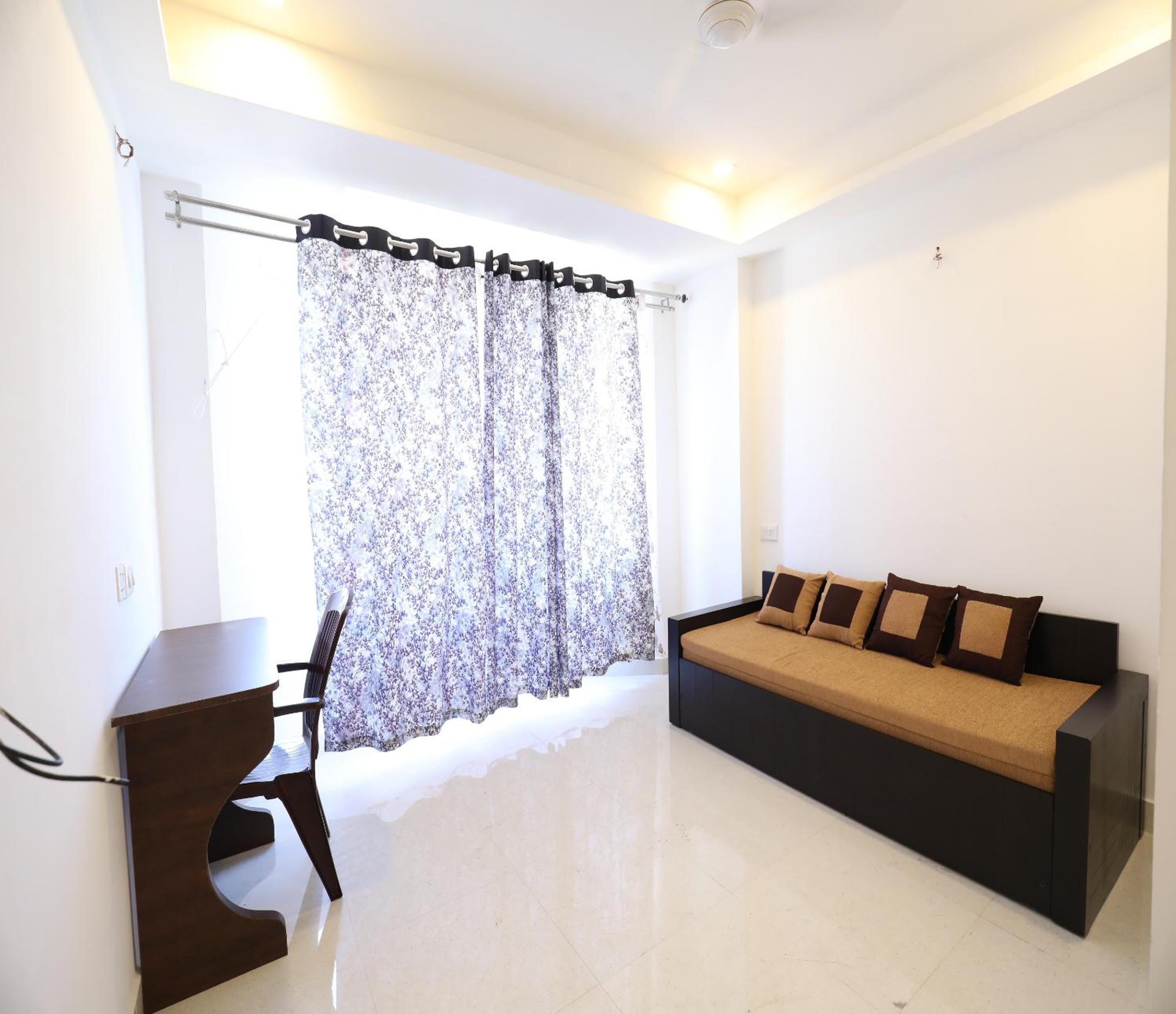 Suite - Photo 3
