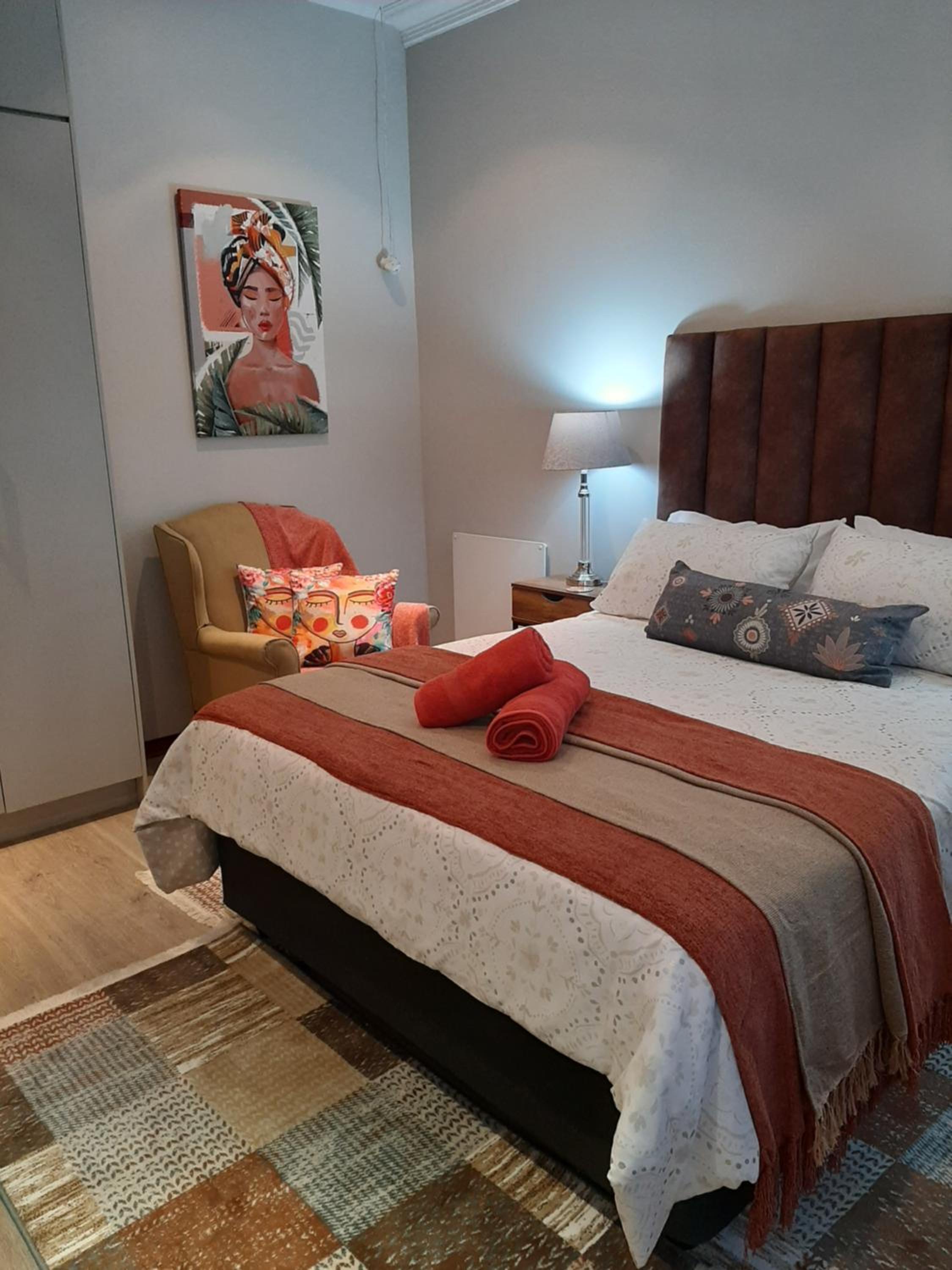 Queen Suite - Photo 11