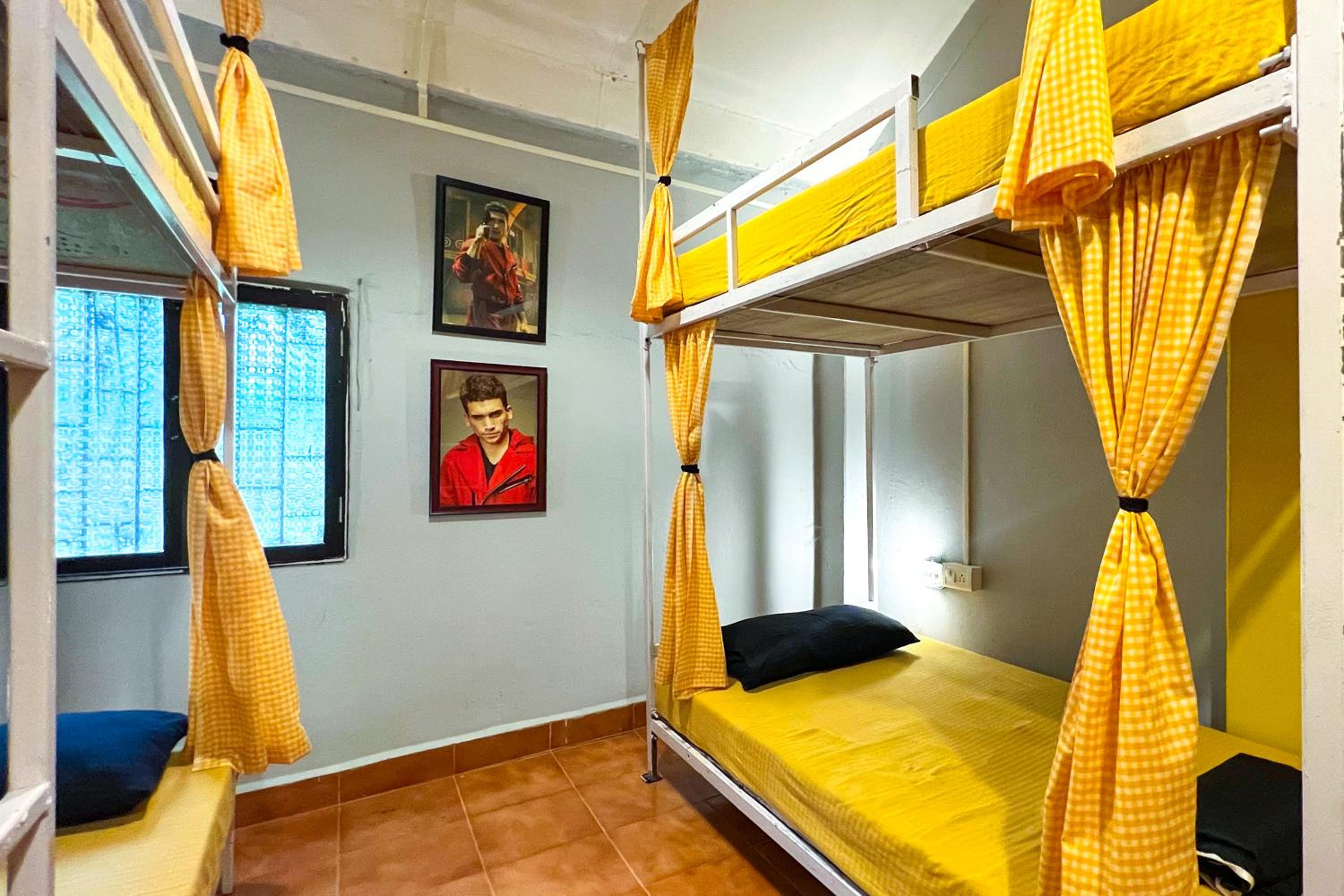Bed in 6-Bed Mixed Dormitory Room photo 1
