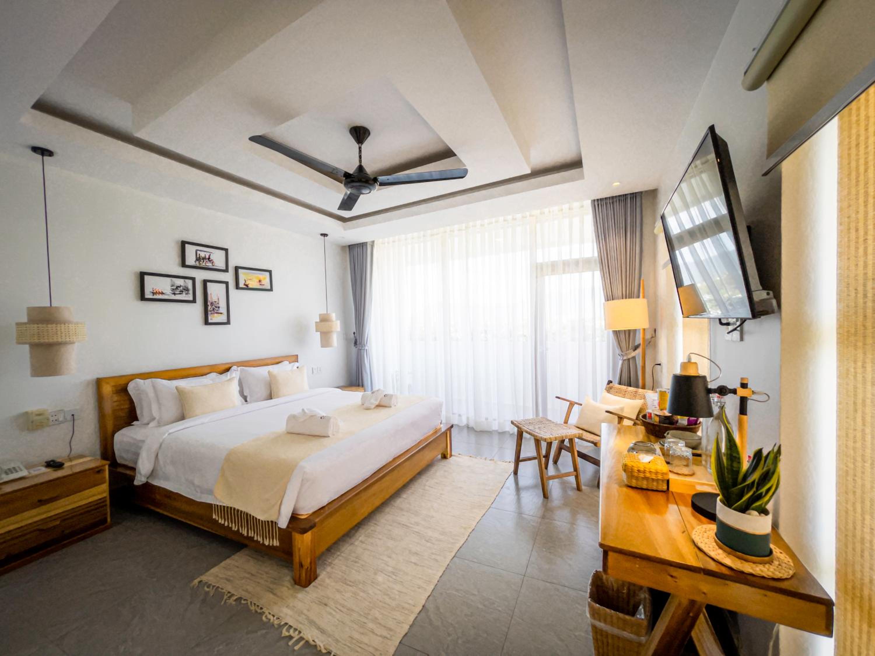 Deluxe Double Room with Mountain View - Photo 9