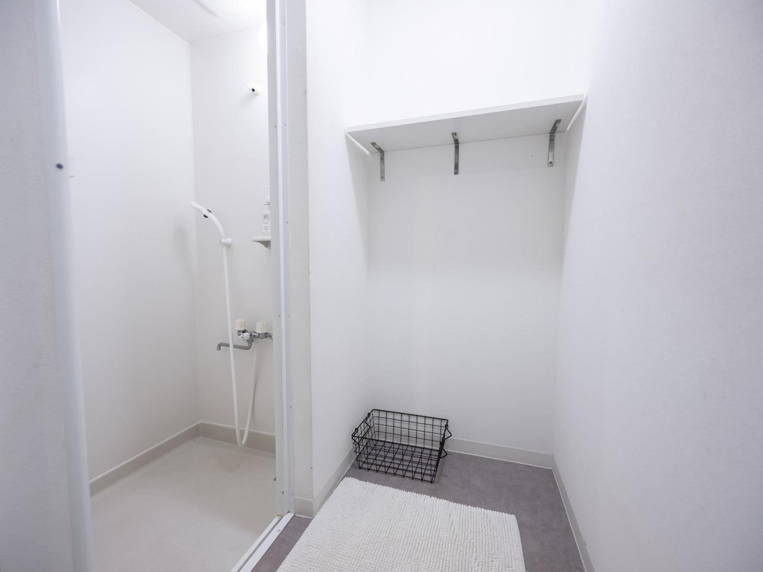 Standard Twin Room with Sofa - Photo 4