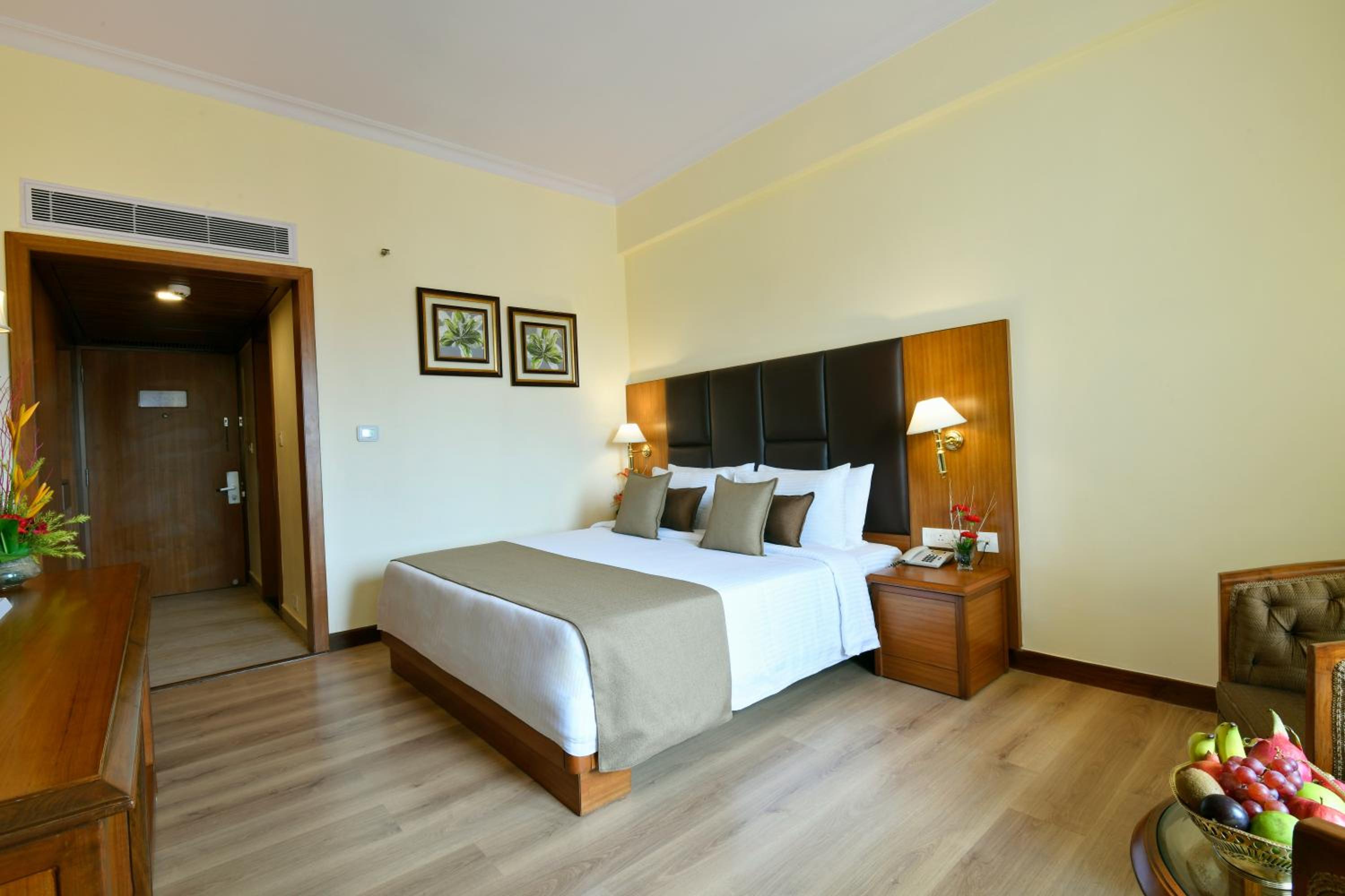 Deluxe Room - Photo 3