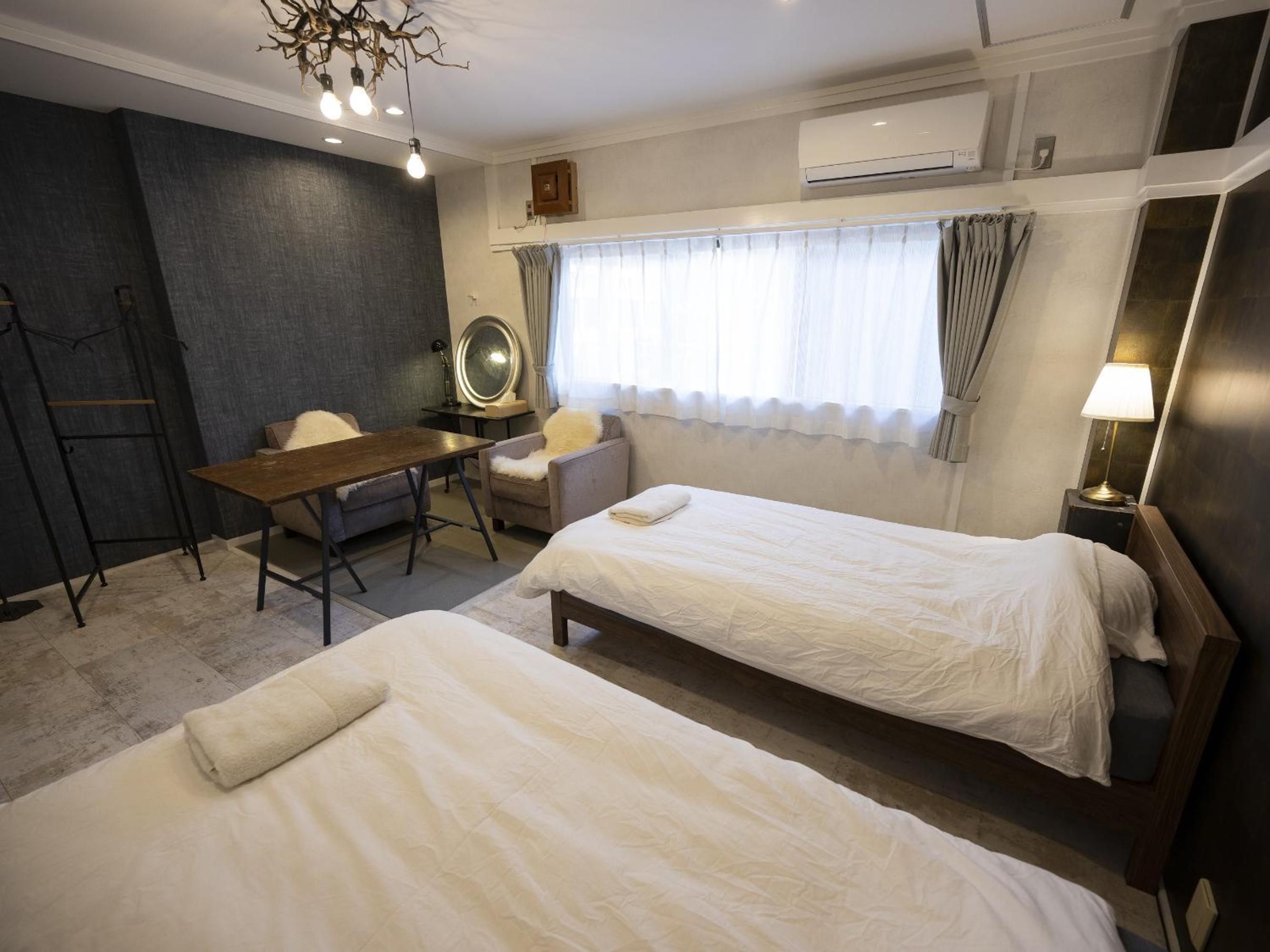 Standard Twin Room with Sofa - Photo 5