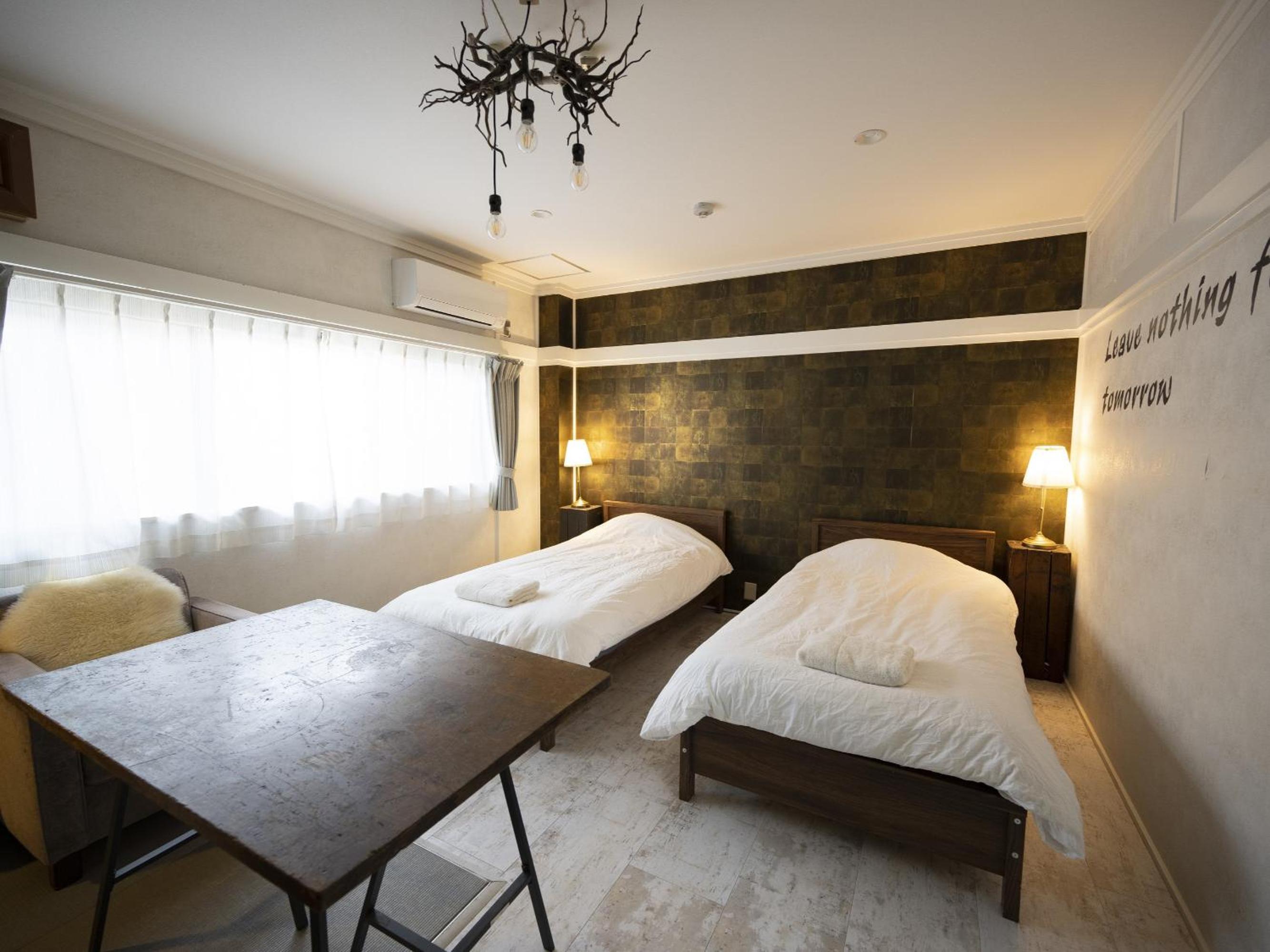 Standard Twin Room with Sofa - Photo 2