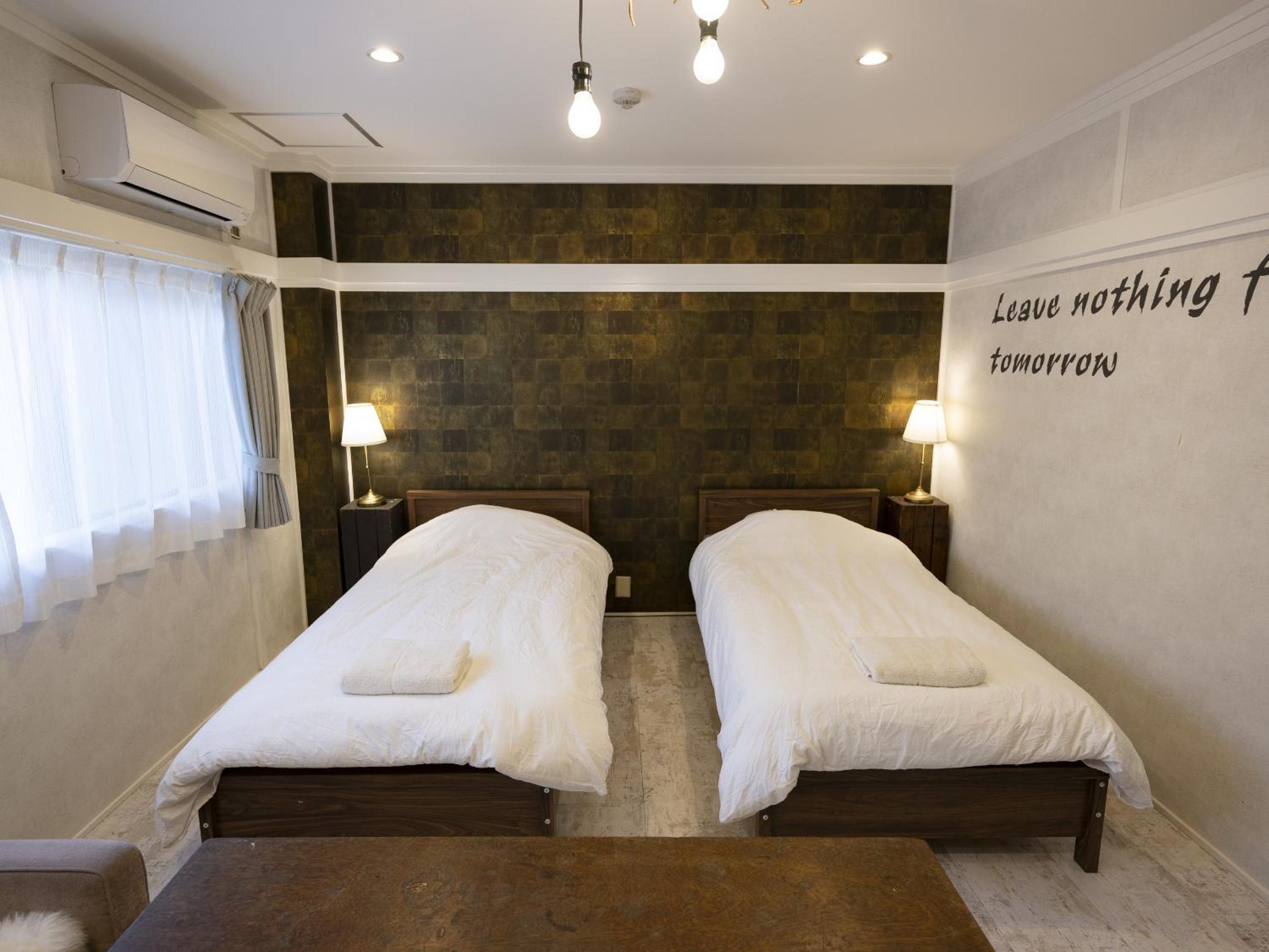 Standard Twin Room with Sofa - Photo 1