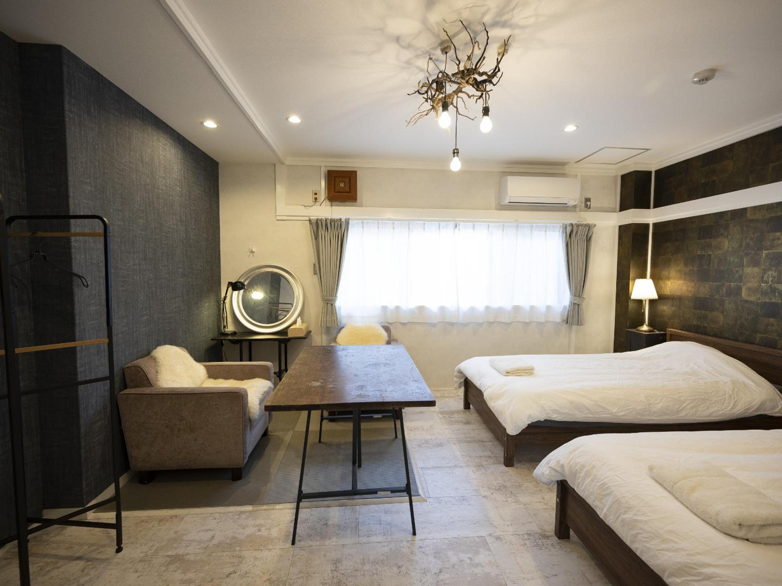 Standard Twin Room with Sofa - Photo 6