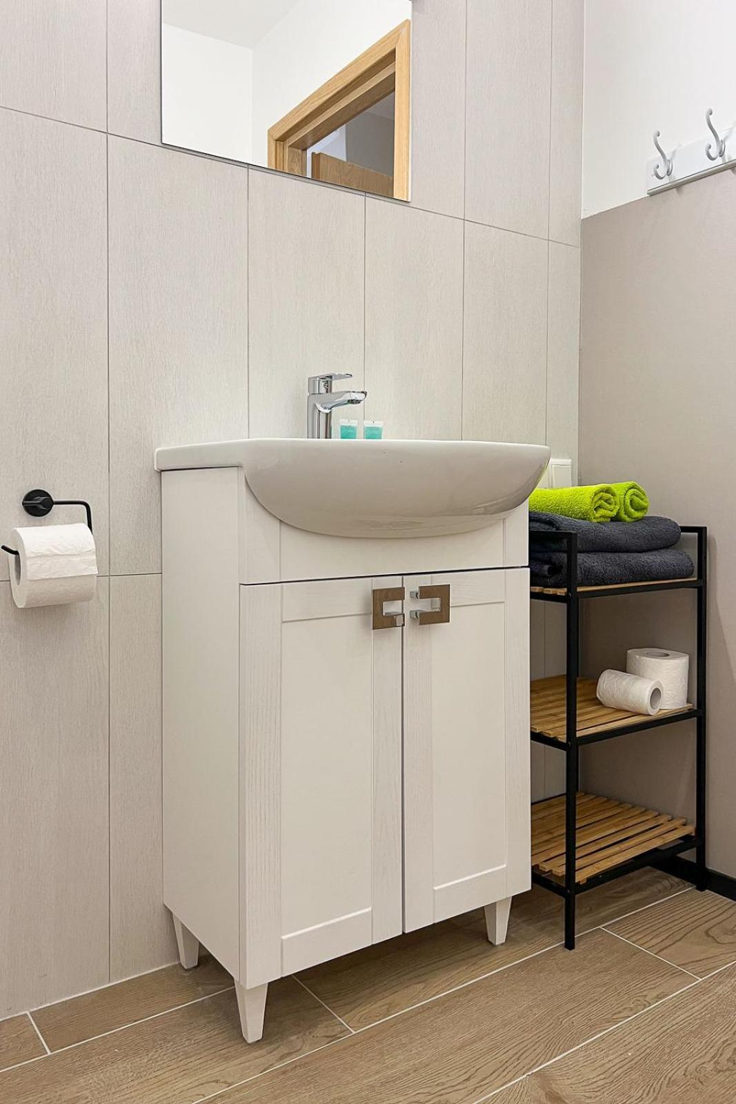Deluxe Quadruple Room - Photo 2