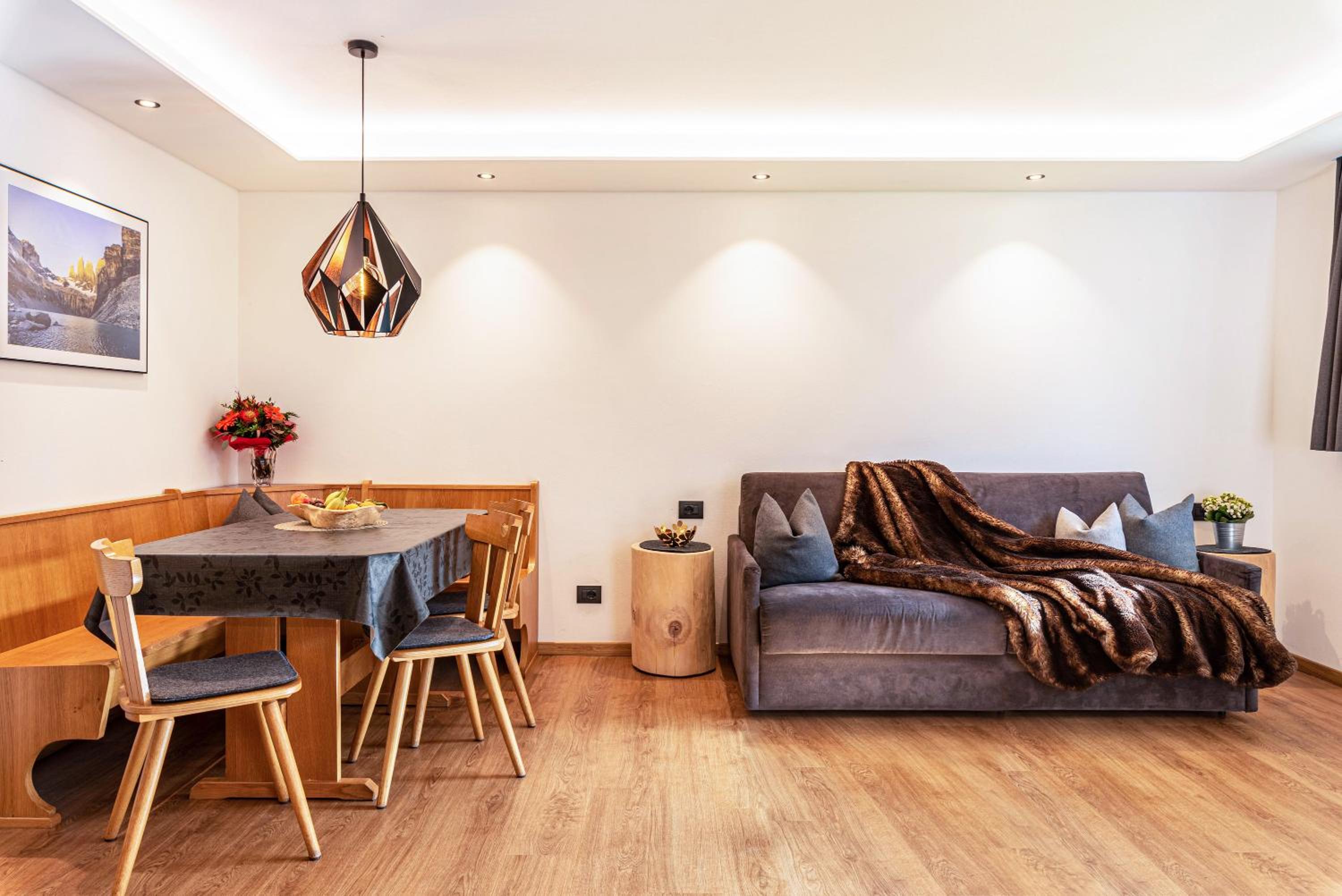 Two-Bedroom Deluxe Apartment with Garden View