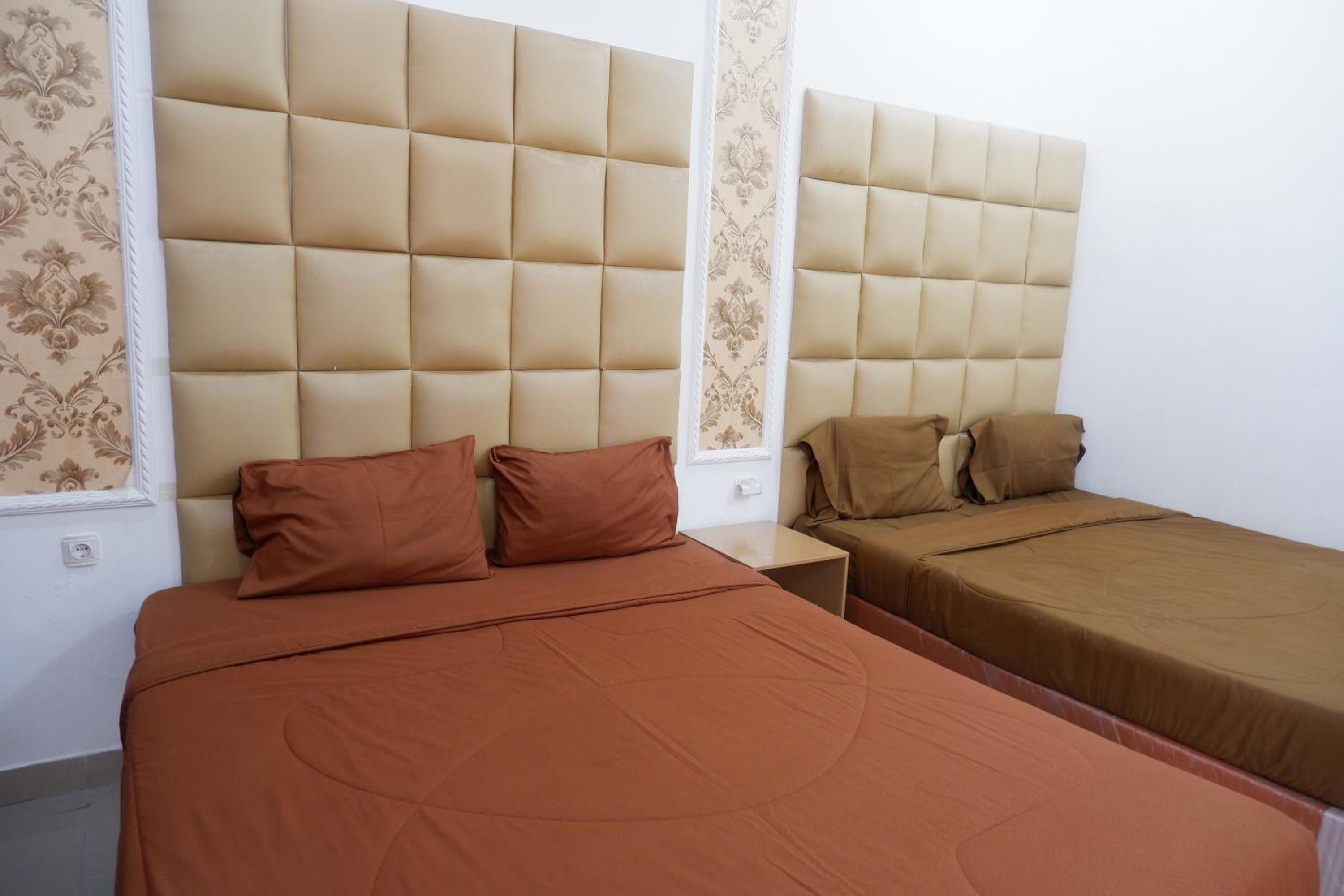 Family Room - Photo 6