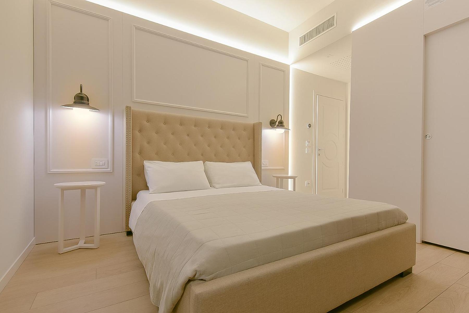 Deluxe Double Room - Photo 15