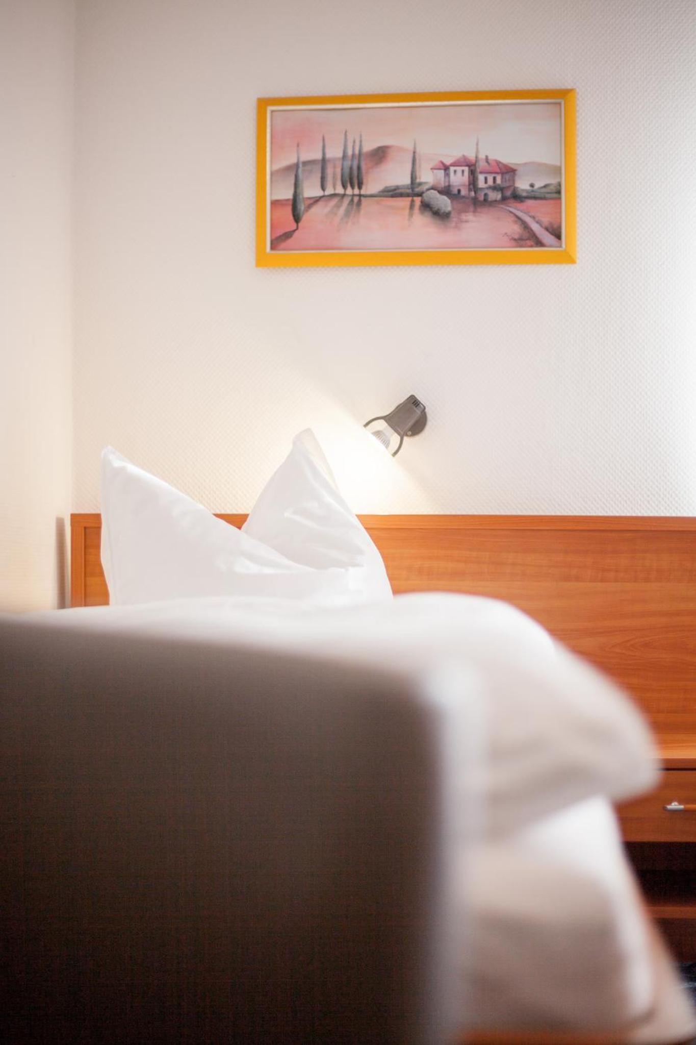 Standard Double Room - Photo 6