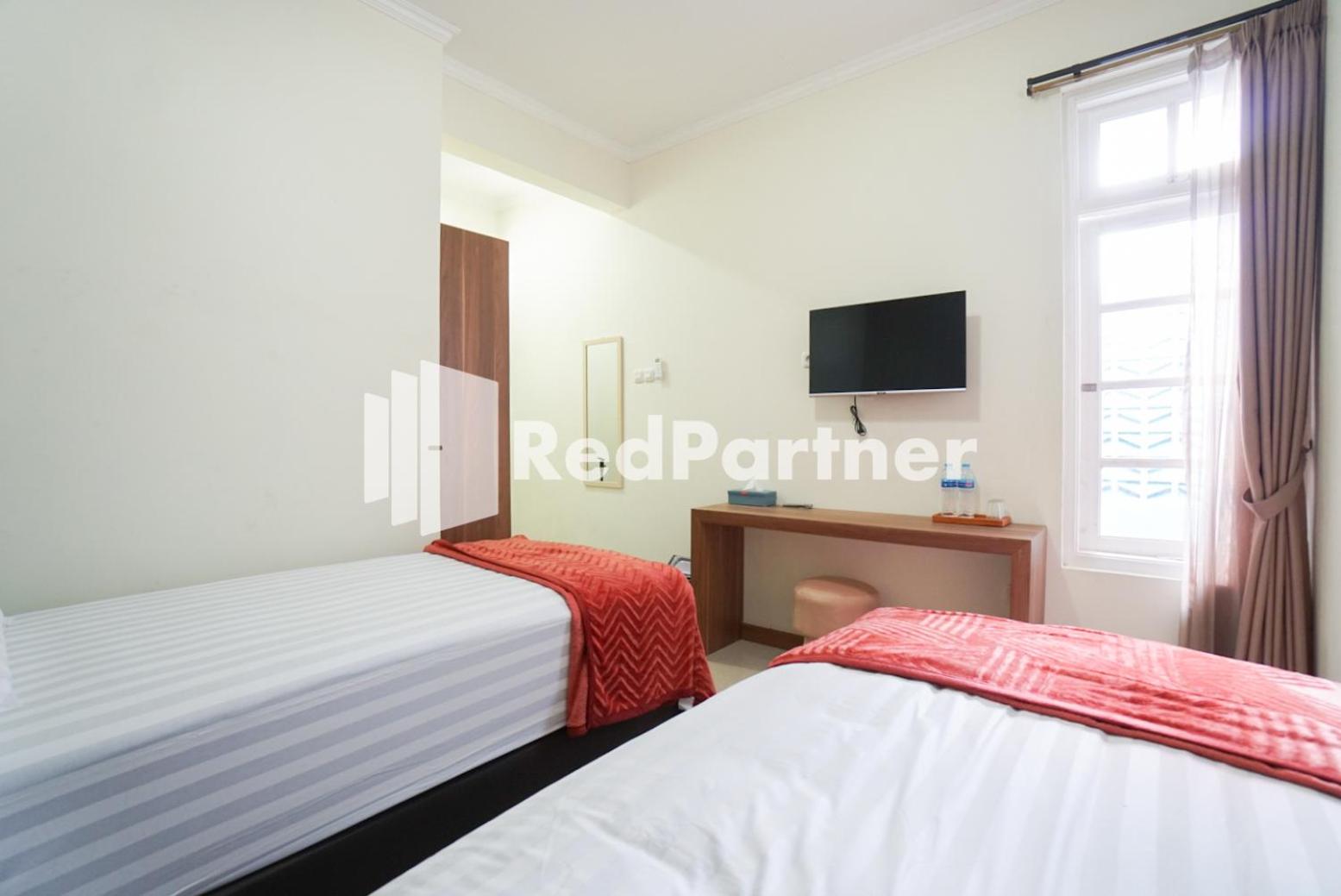 Deluxe Twin Room - Photo 7