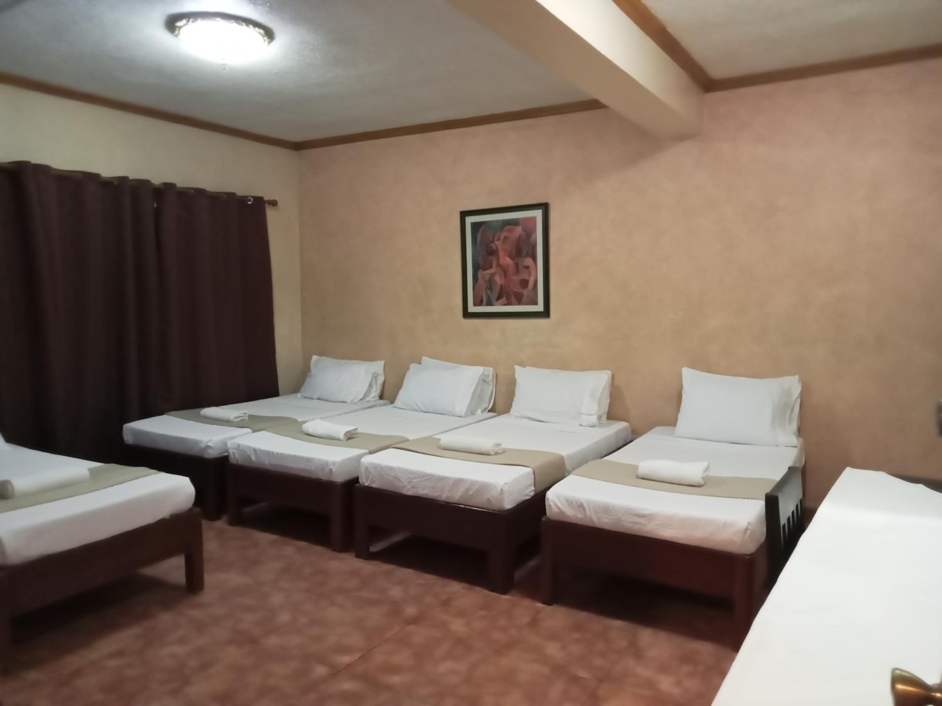 Family Room - Photo 2