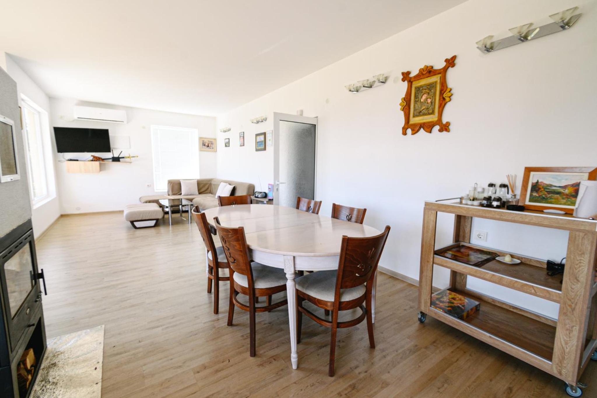 Three-Bedroom Villa - Photo 27