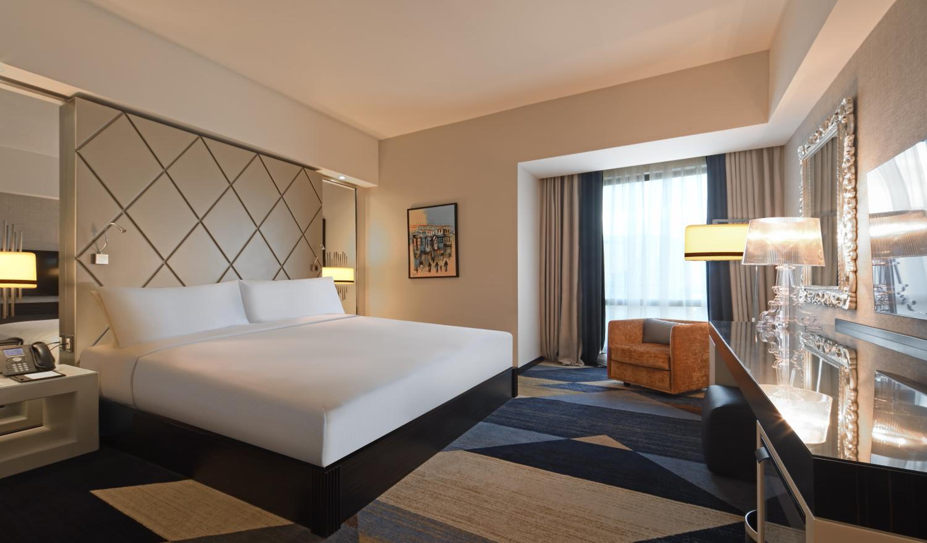 Executive King Room - Photo 13