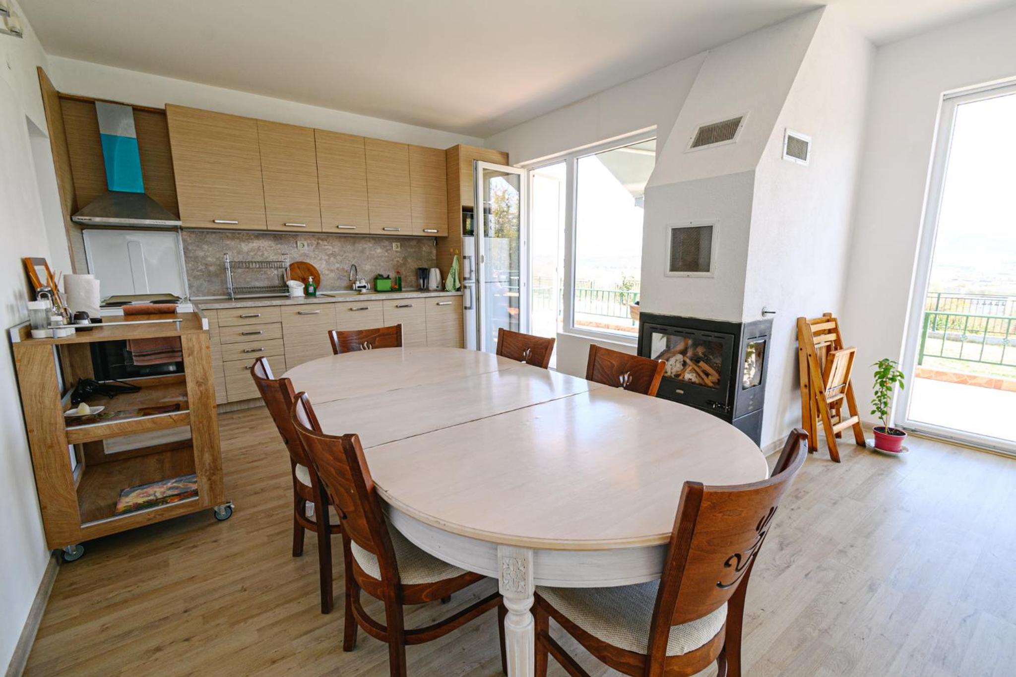 Three-Bedroom Villa - Photo 6