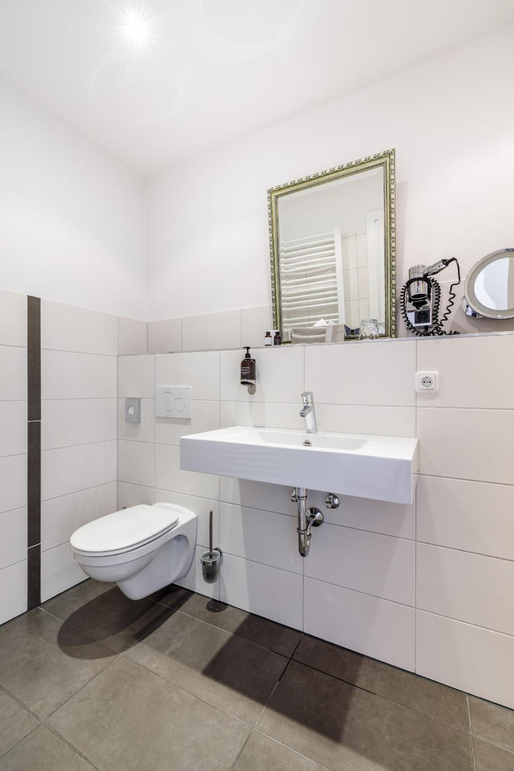 Single Room photo 2