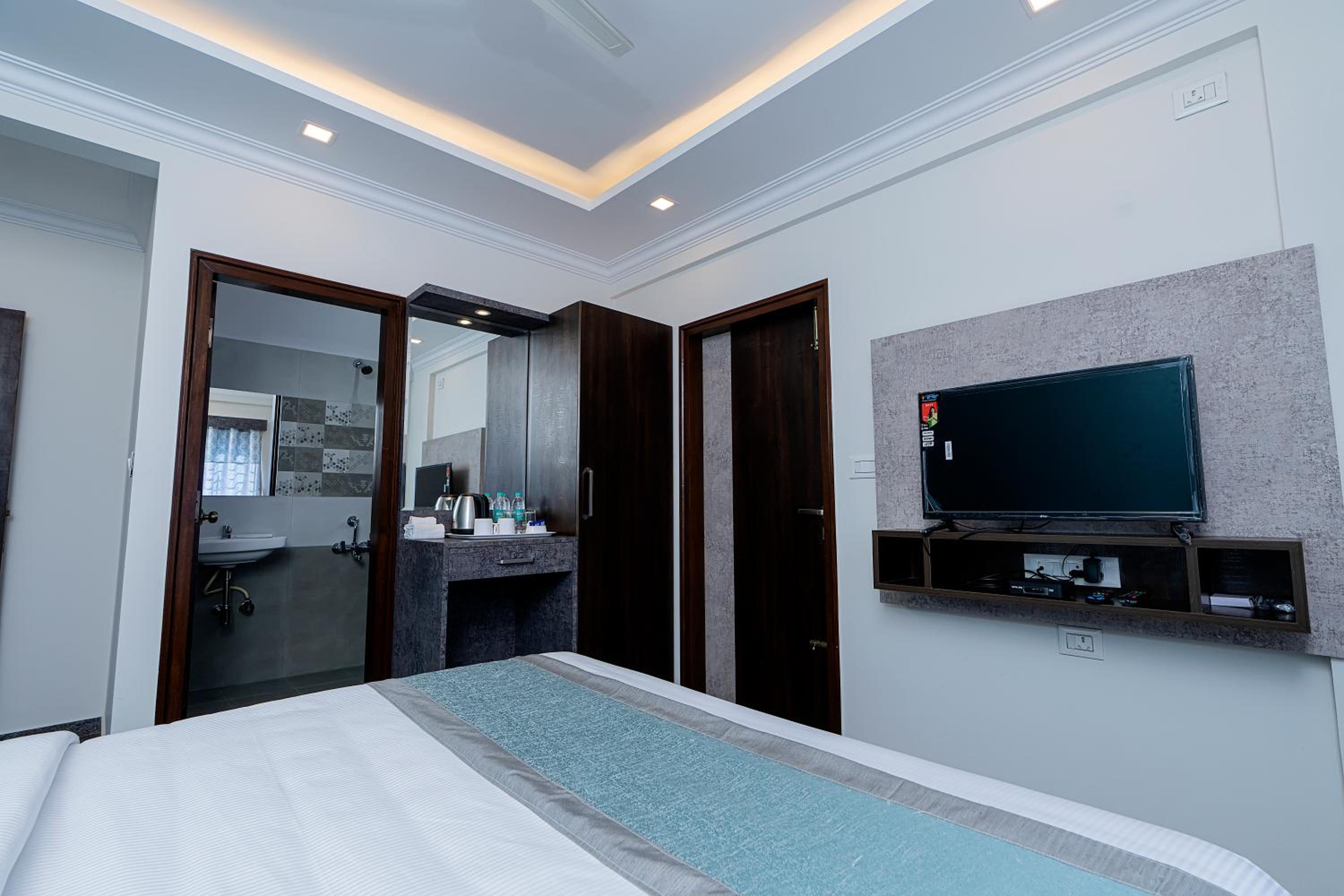 Budget Double Room - Photo 3