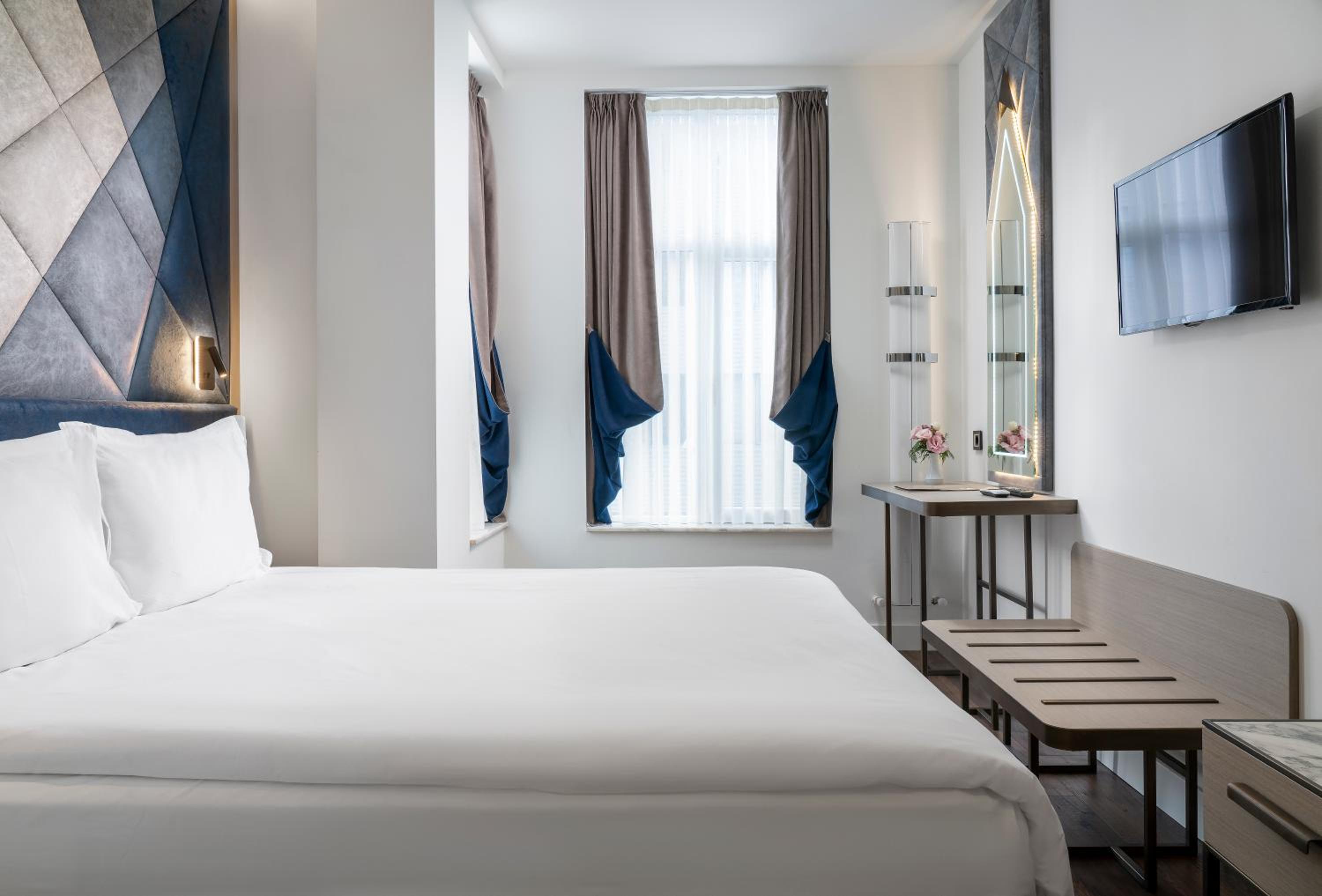 Double or Twin Room photo 2