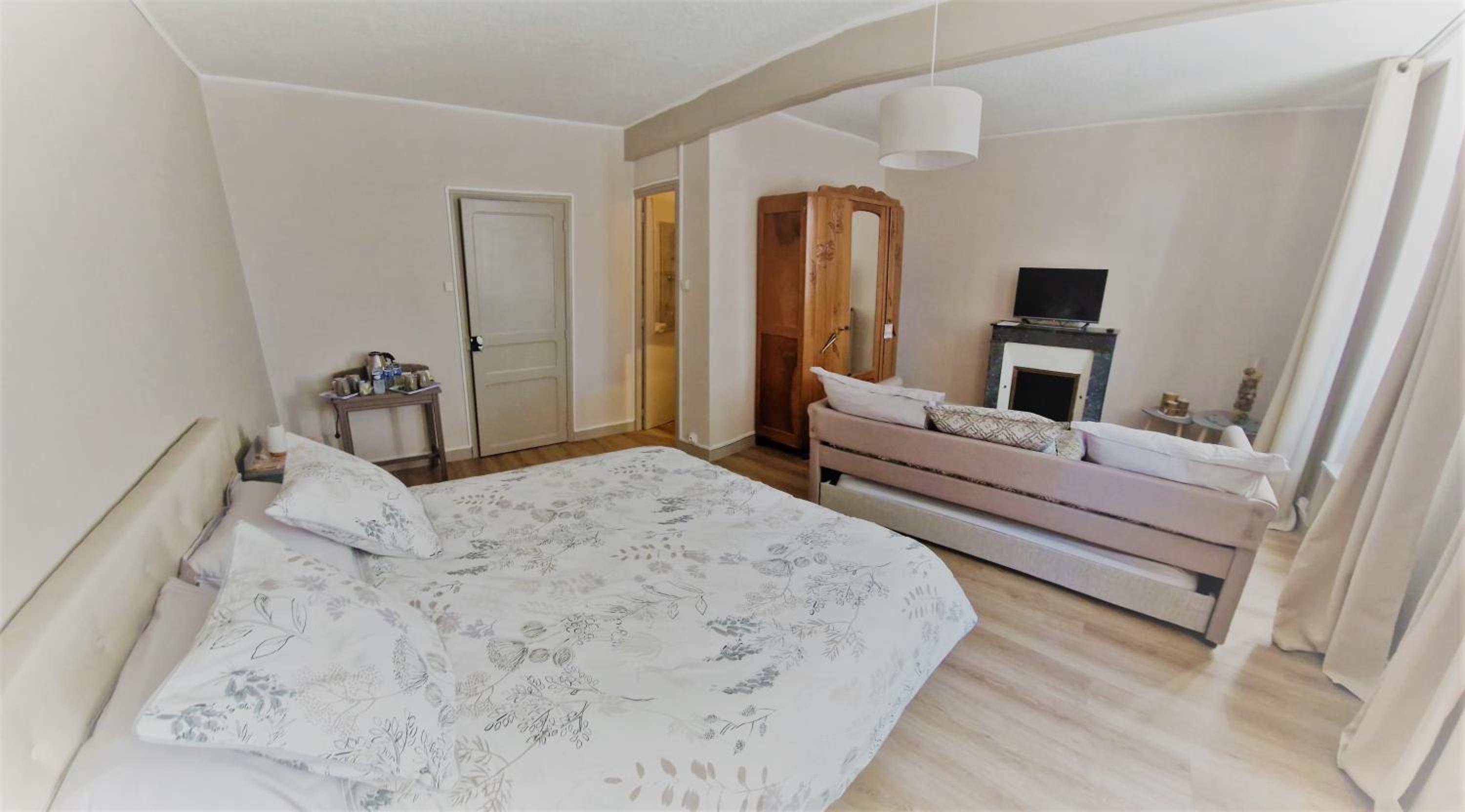 Double Room with Park View - Photo 1