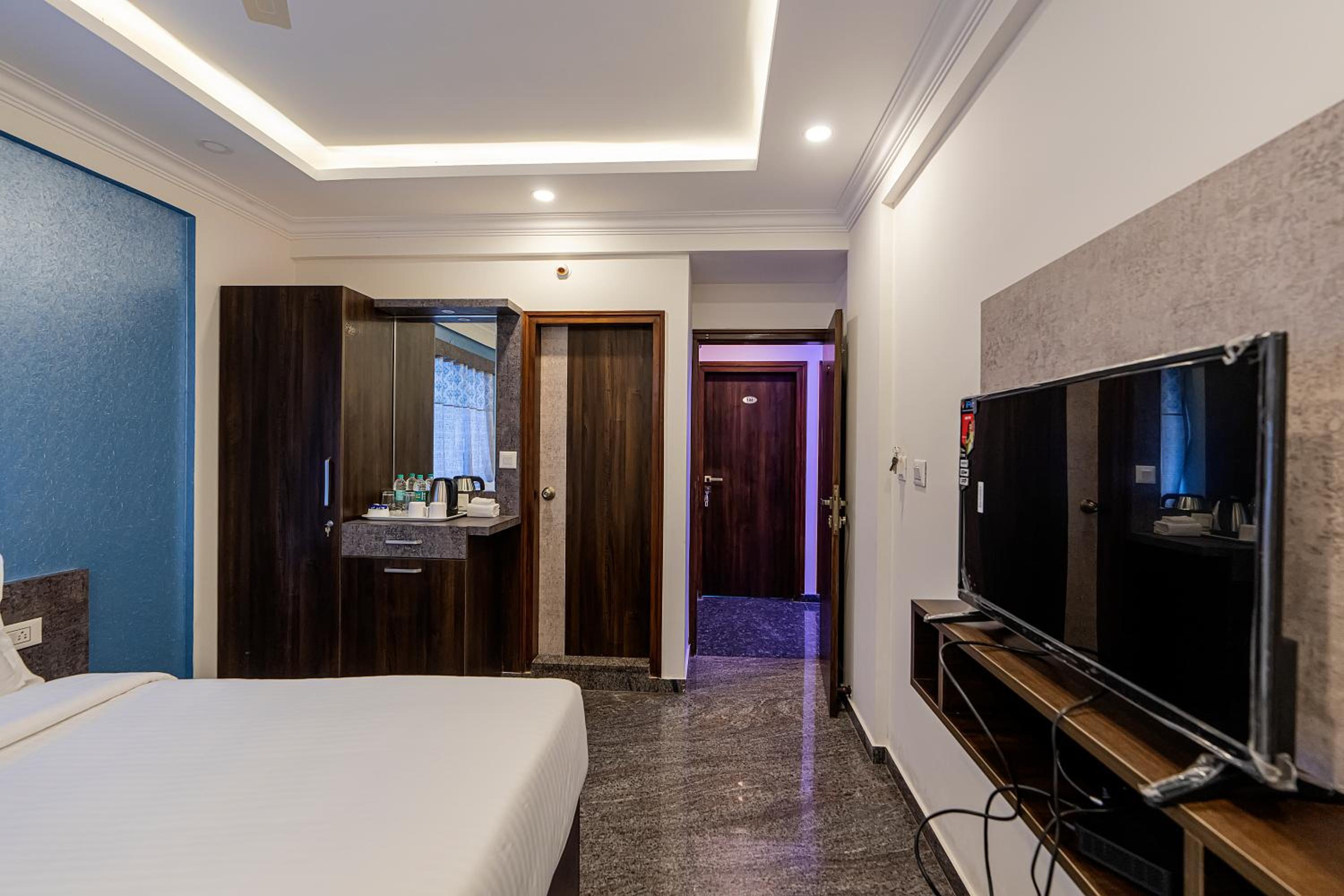 Budget Double Room - Photo 4