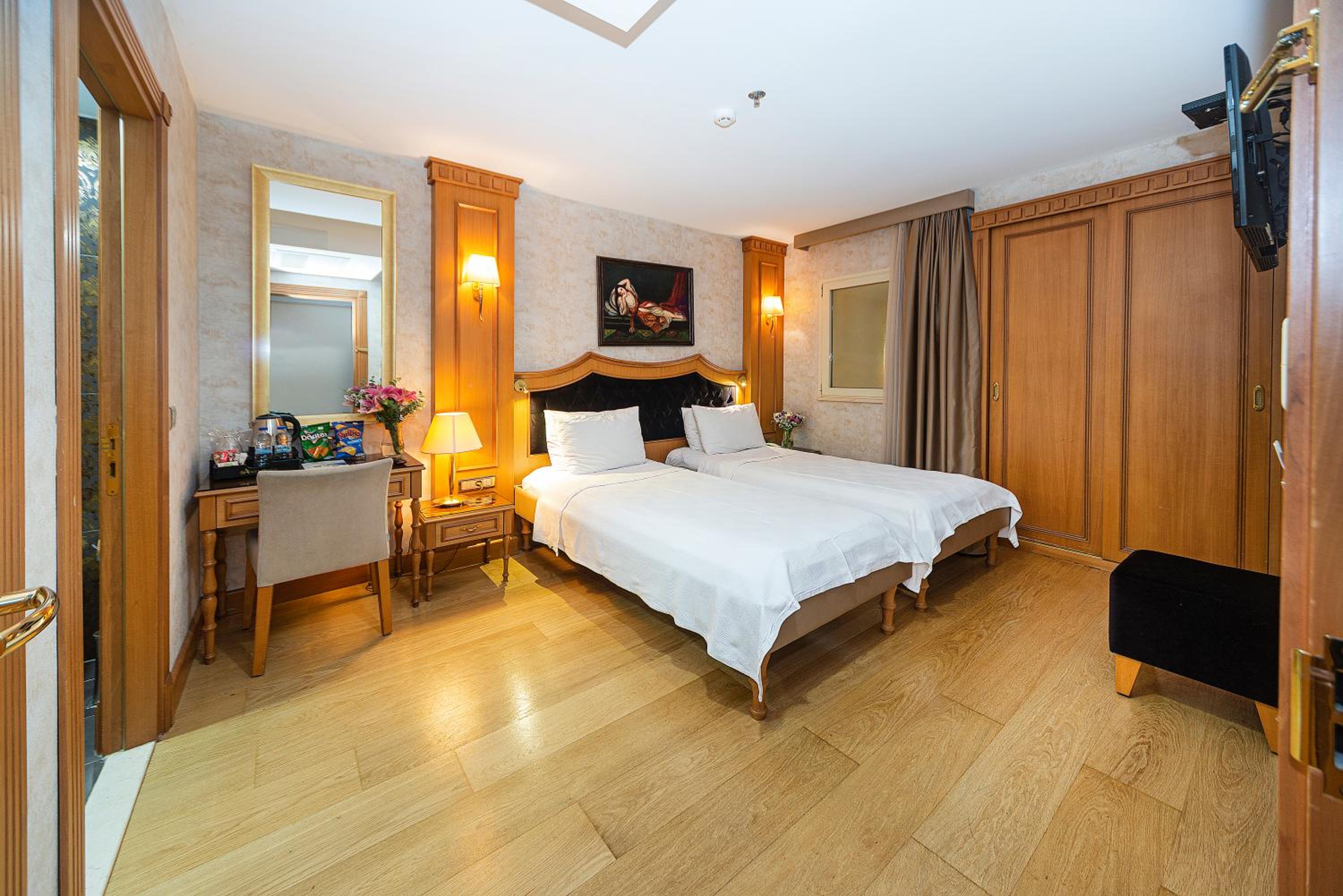 Economy Double or Twin Room photo 3