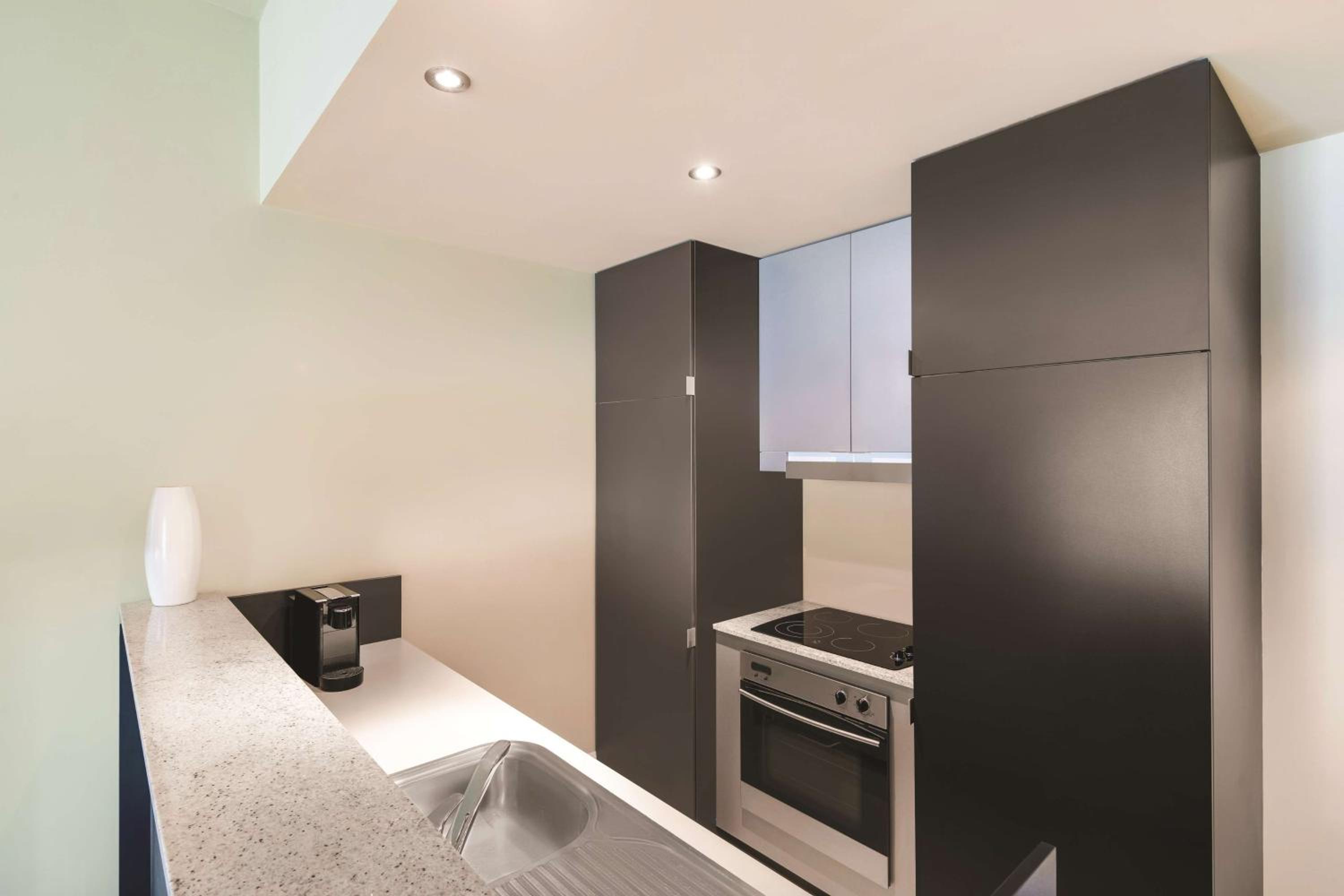 Premier One-Bedroom Apartment - Photo 6
