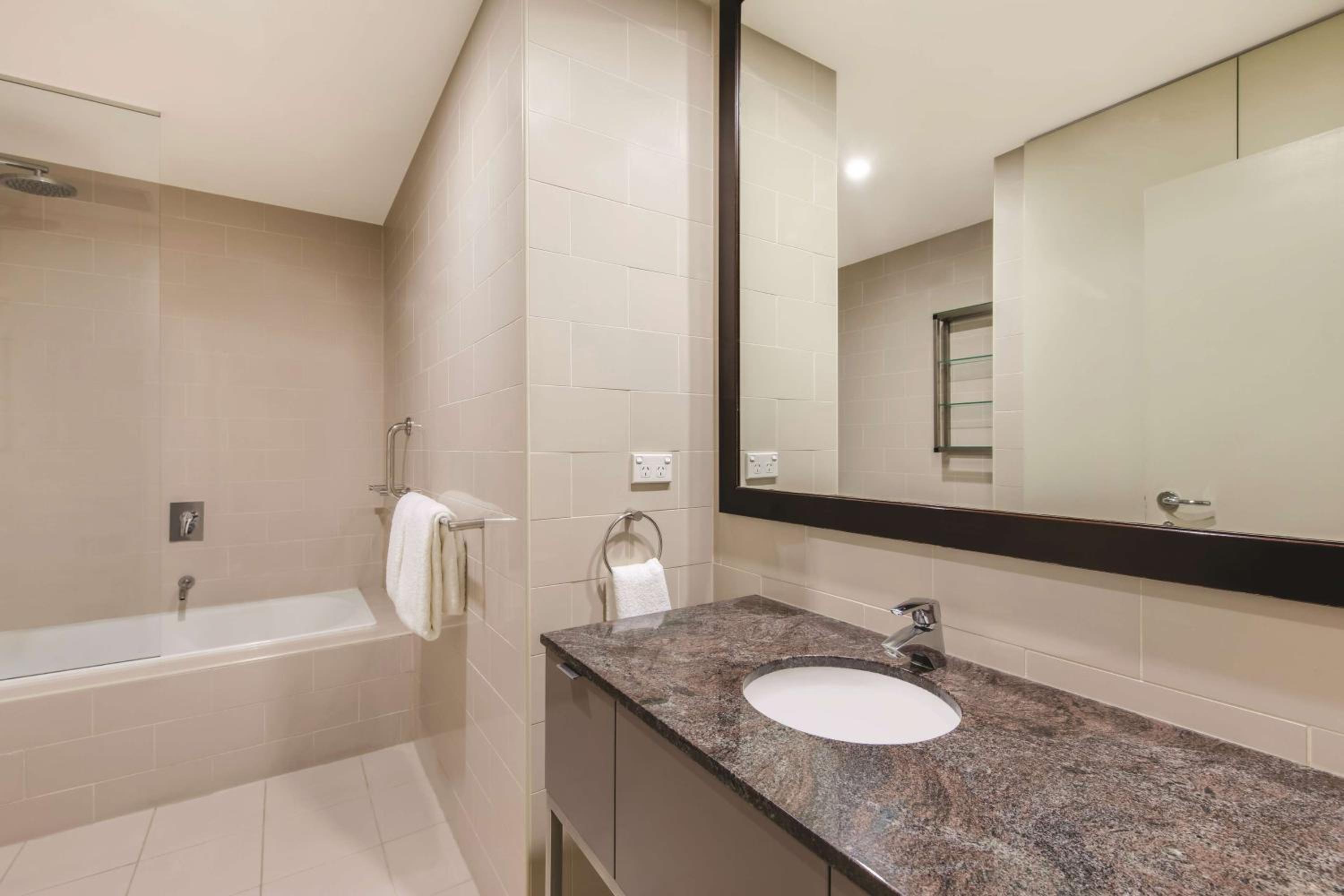 Premier One-Bedroom Apartment - Photo 7