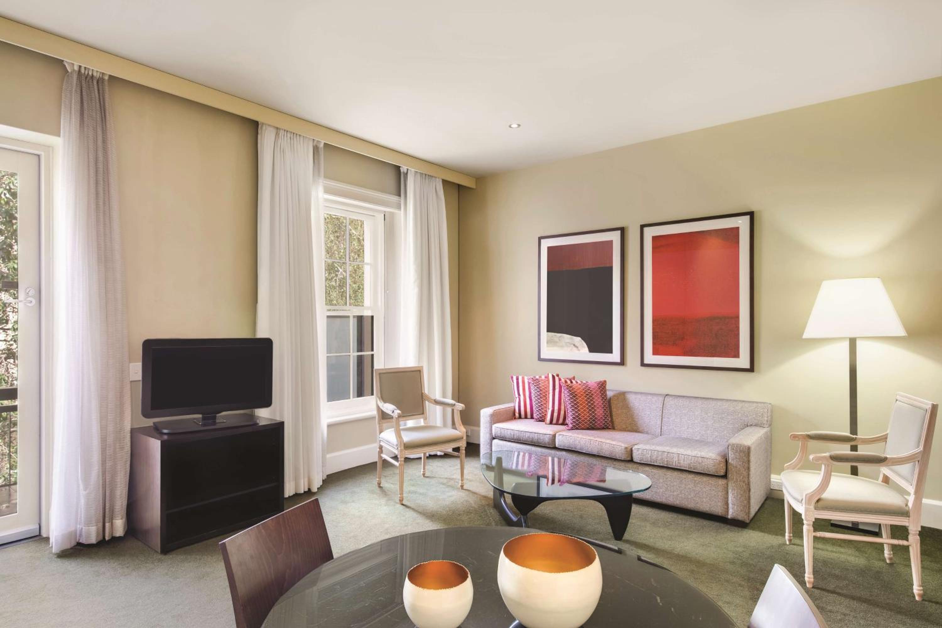 Premier Grand One-Bedroom Apartment - Photo 5