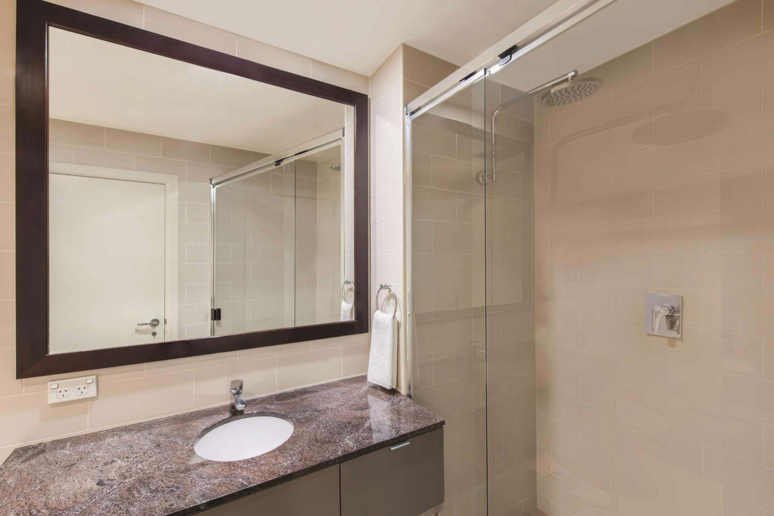 Premier Grand Two-Bedroom Apartment - Photo 2