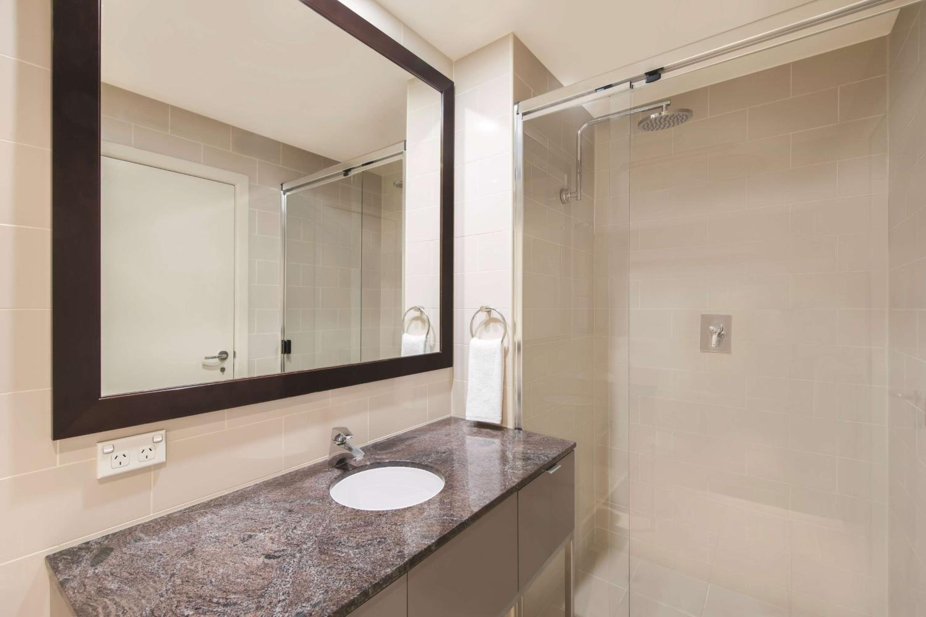 Premier Grand Two-Bedroom Apartment - Photo 8