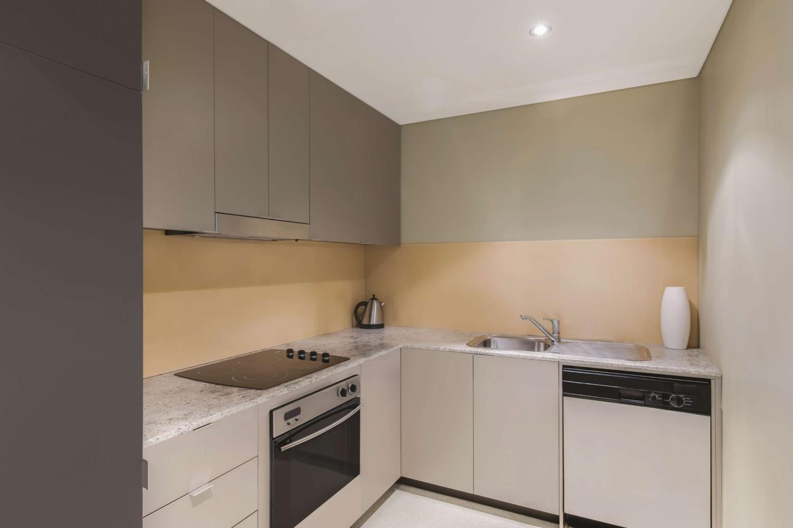 Premier Grand Two-Bedroom Apartment - Photo 7