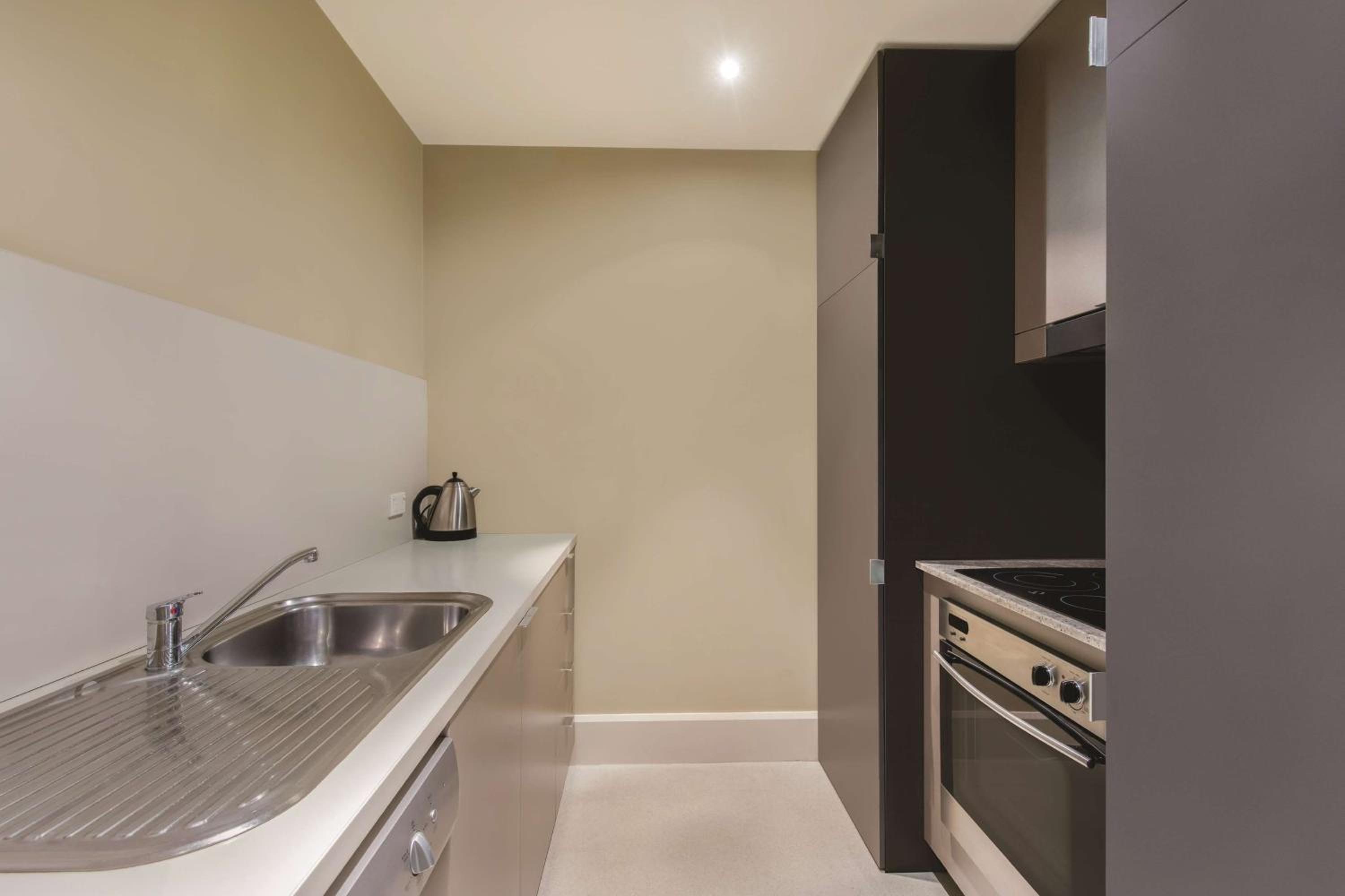Premier Grand Two-Bedroom Apartment - Photo 6
