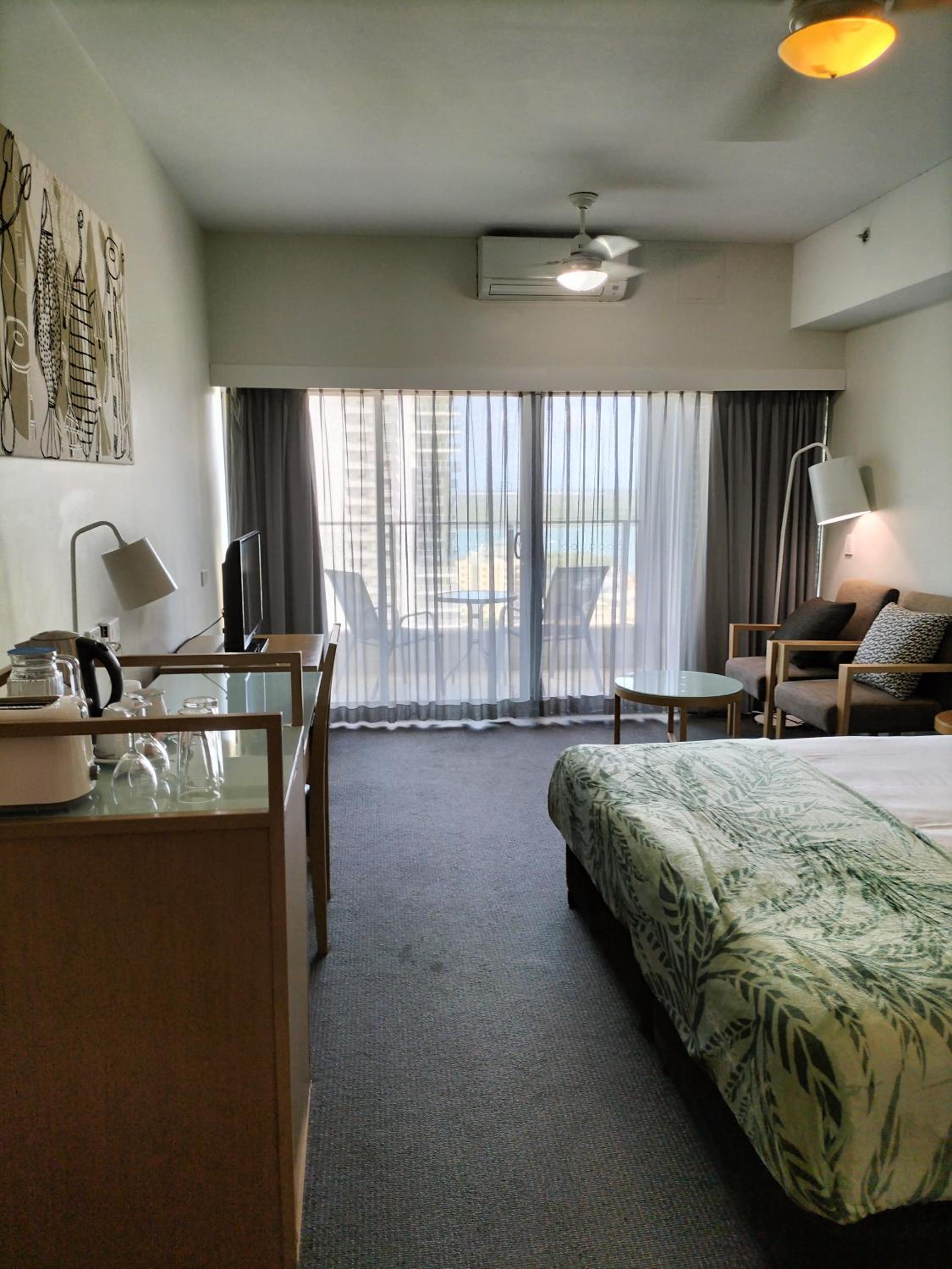 Deluxe Double Room with Balcony and Sea View + $25 Litchfield or Fishing Voucher pp photo 3