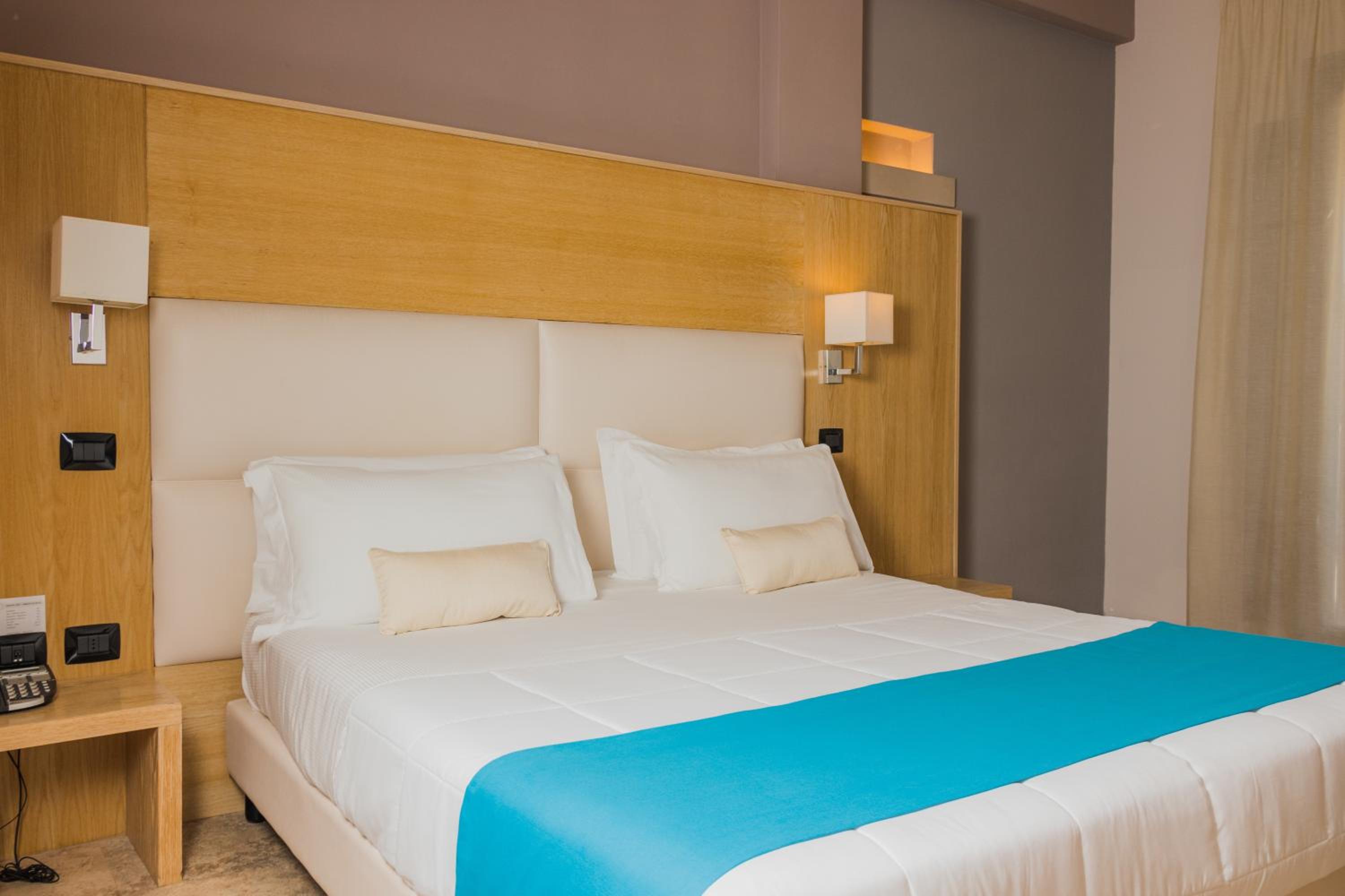 Superior Double Room - Photo 1
