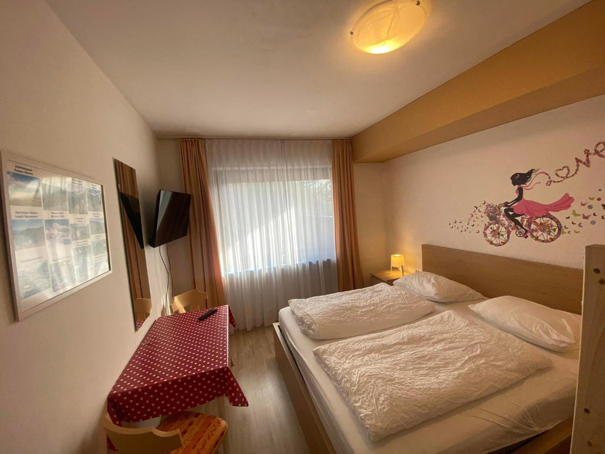 Double Room with Balcony - Photo 17