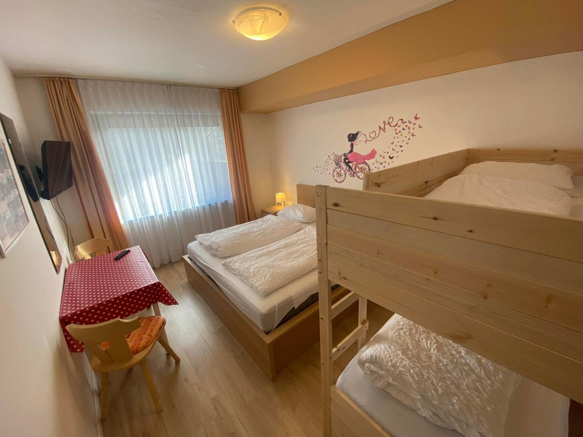 Quadruple Room with Balcony - Photo 18