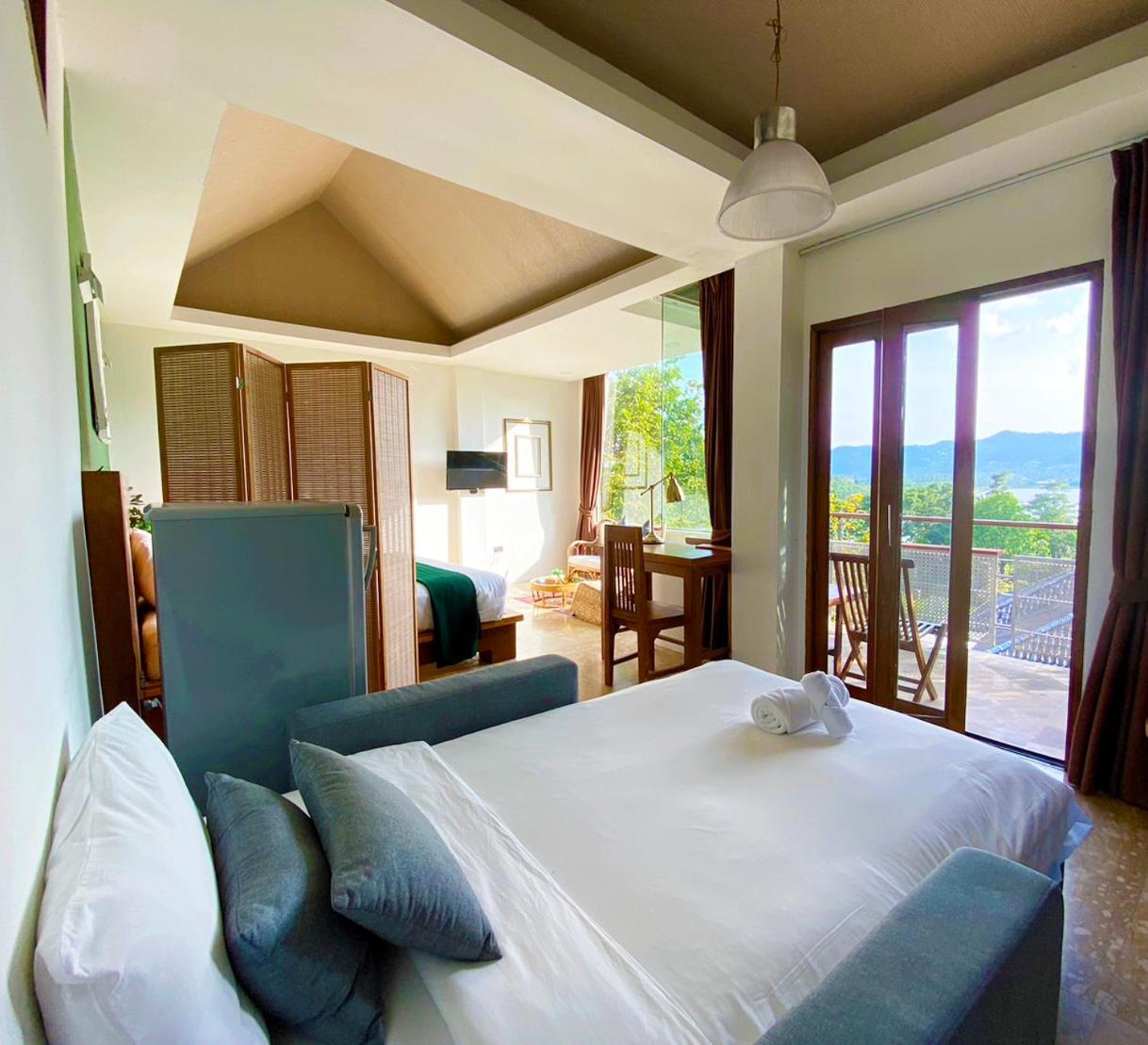 Triple Room with Lake View - Photo 1