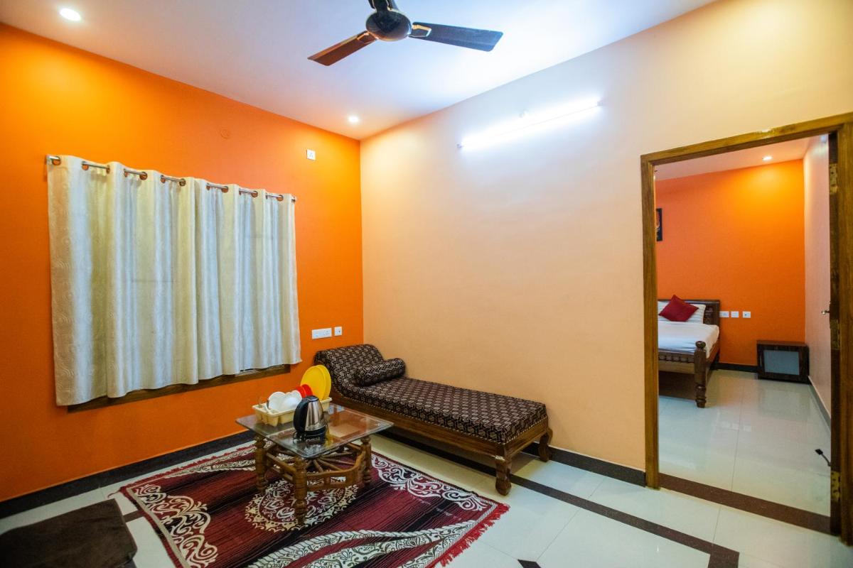 One-Bedroom Apartment - Photo 2