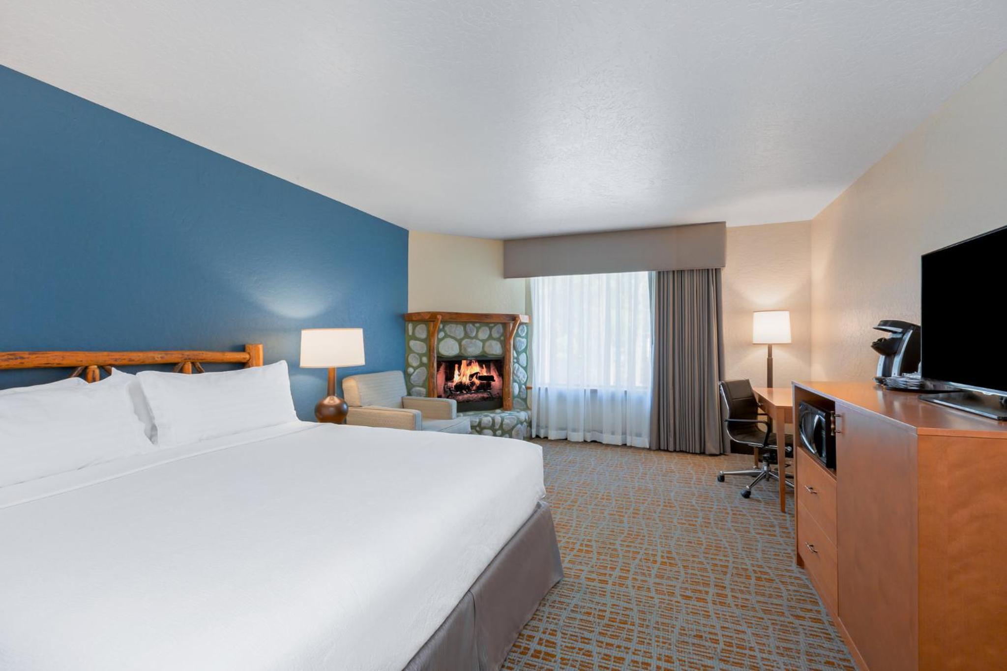 Standard King Room - Photo 4