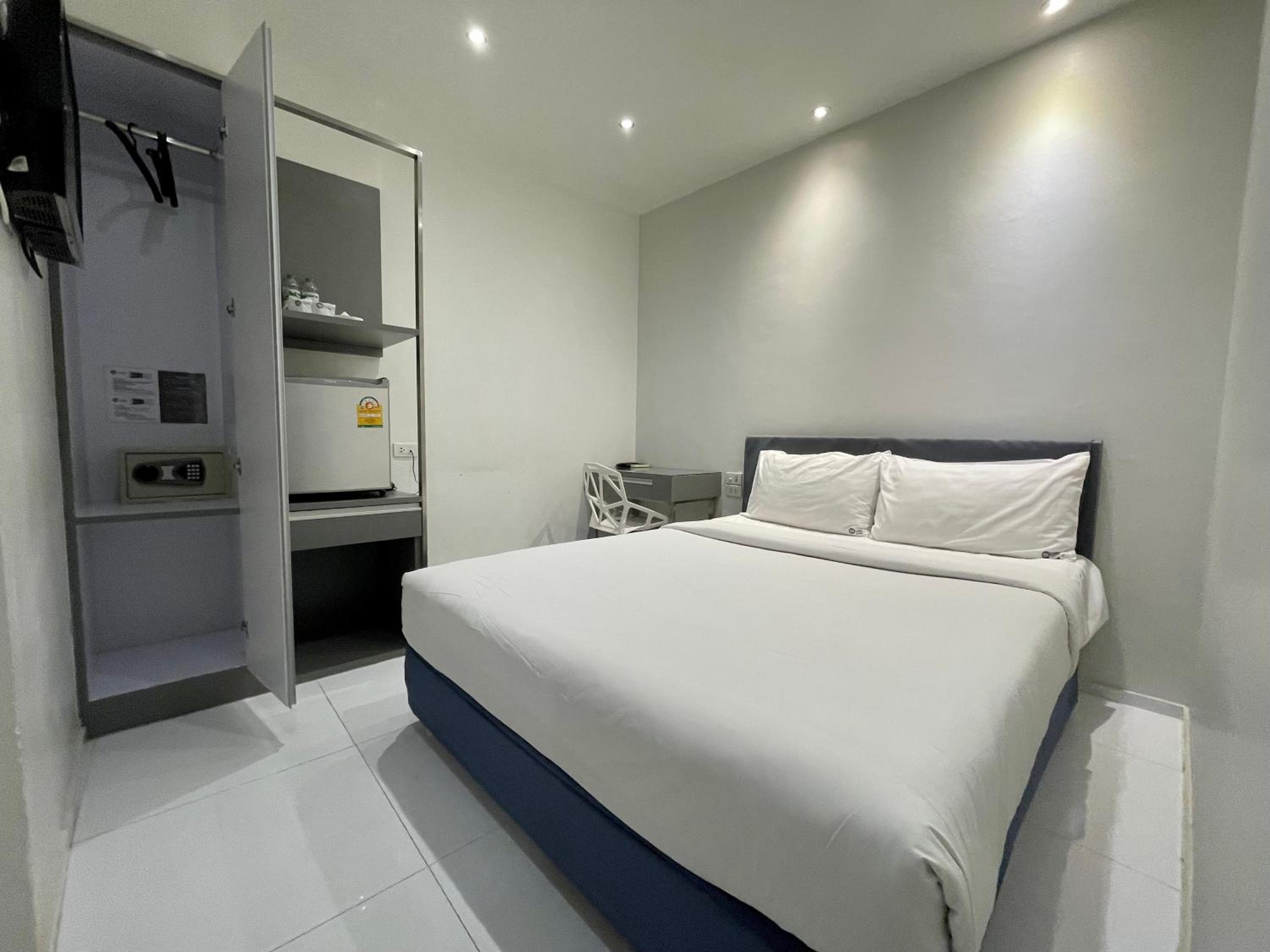 Economy Double Room photo 1