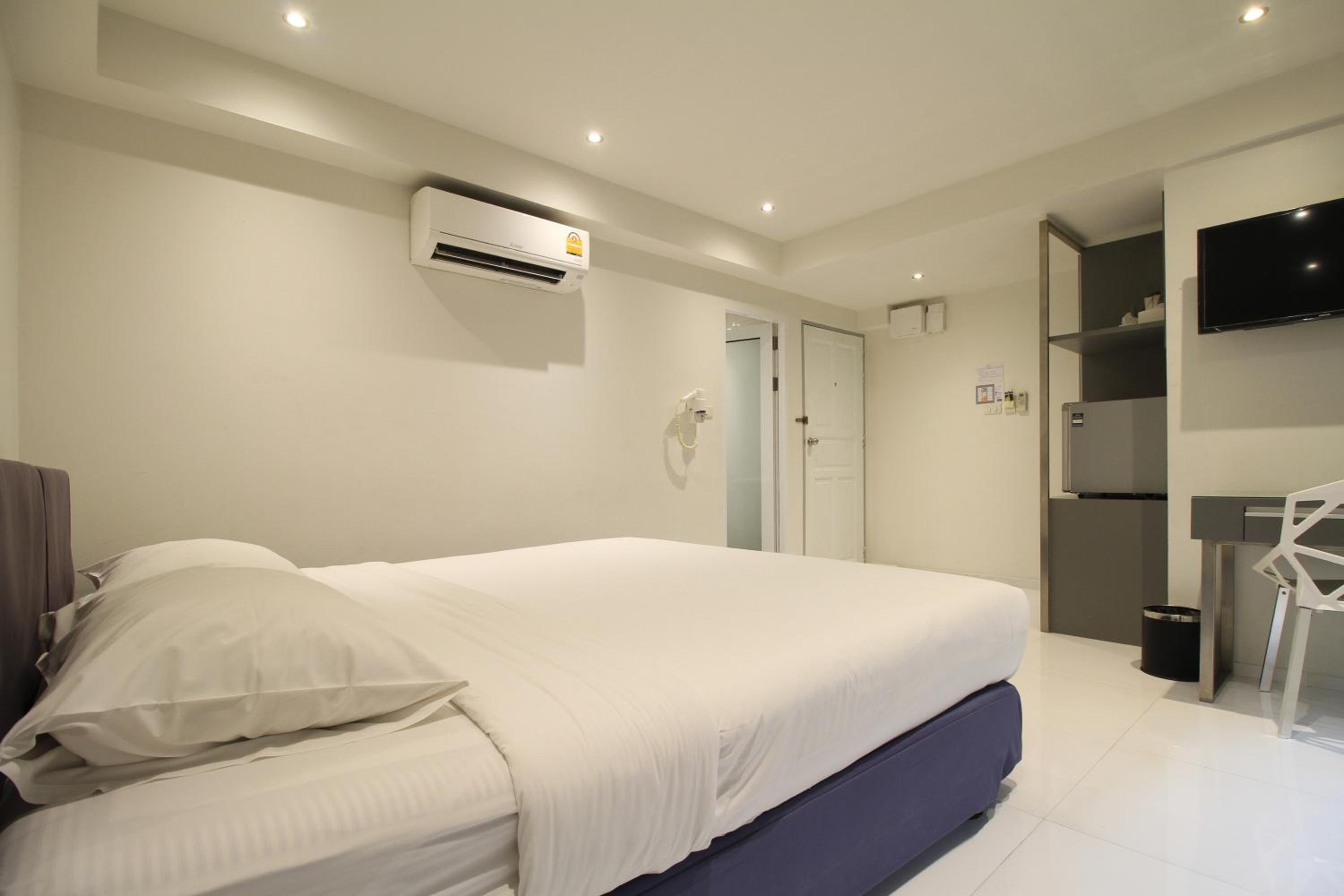 Standard Double Room photo 3