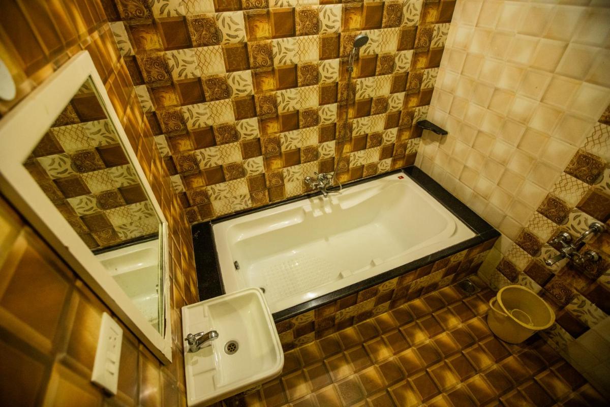 One-Bedroom Apartment - Photo 1