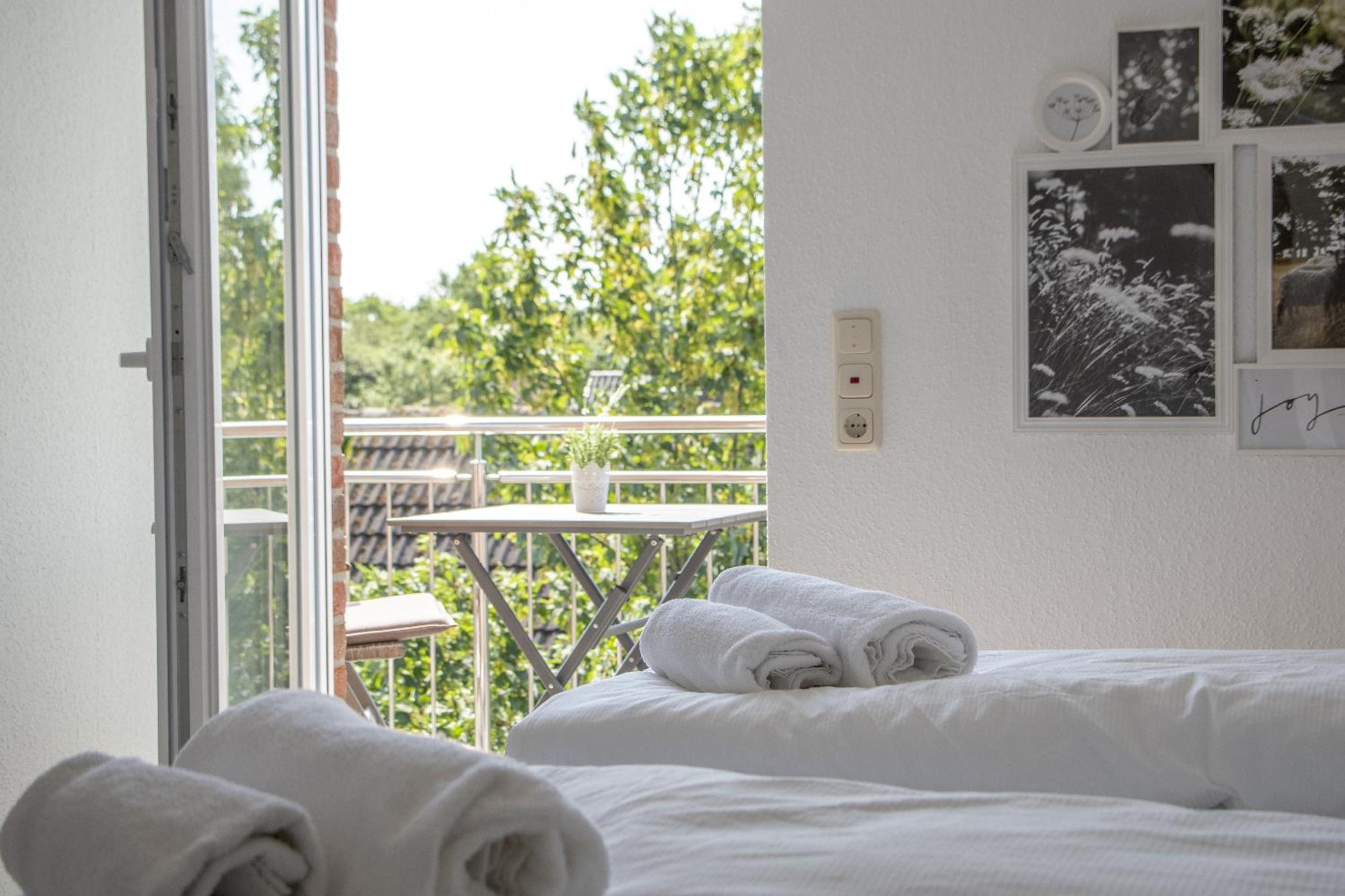 Apartment with Balcony photo 3