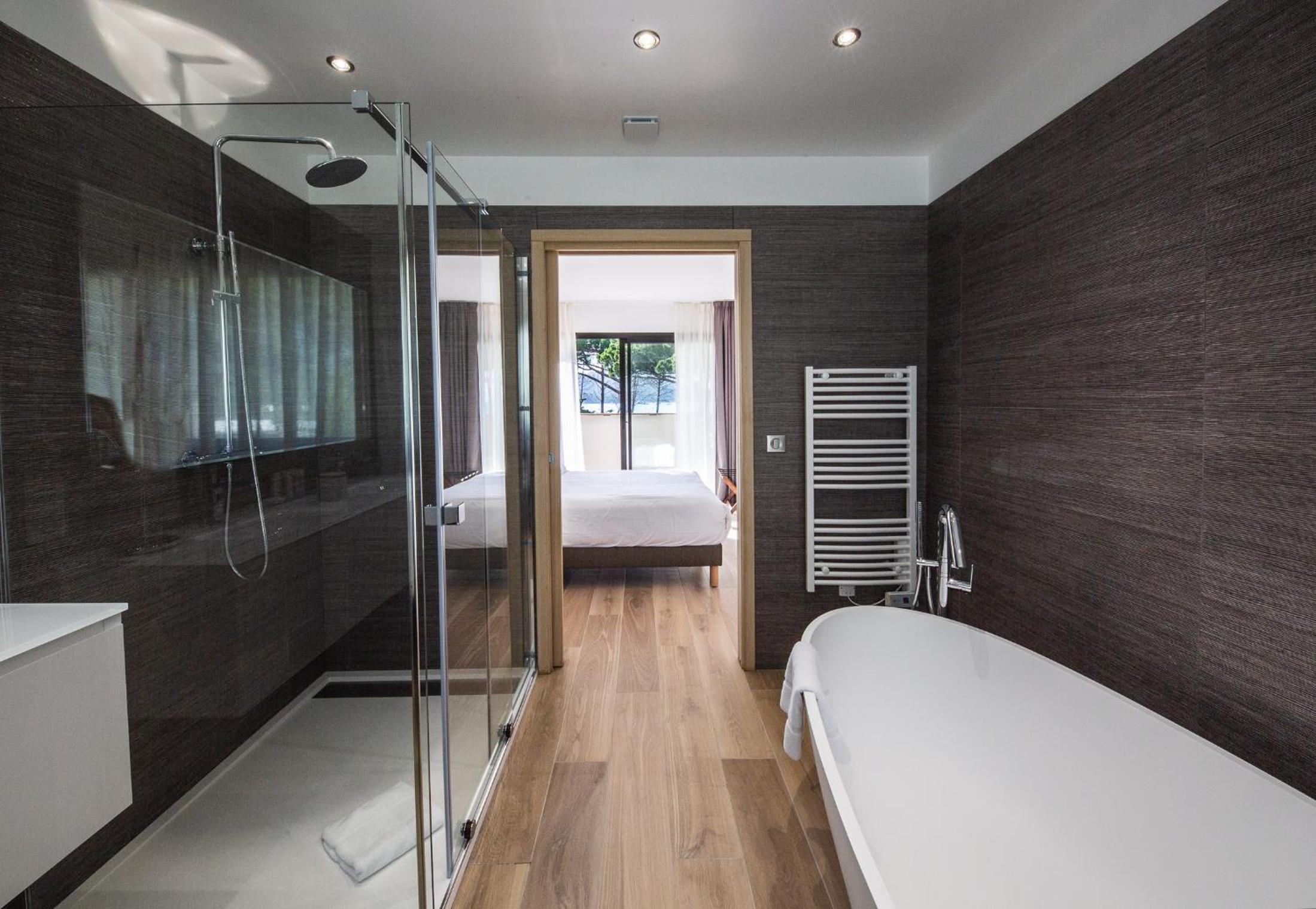 Suite Partial Sea View with Balcony photo 3