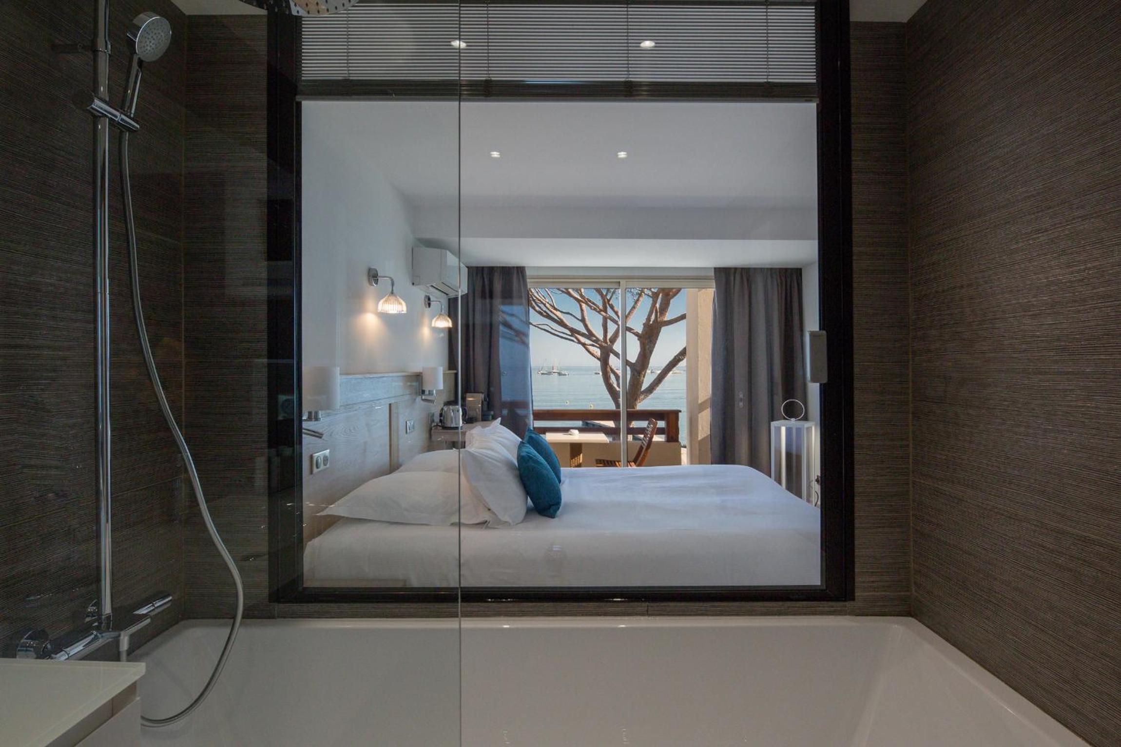 Room with Balcony and Sea View photo 3